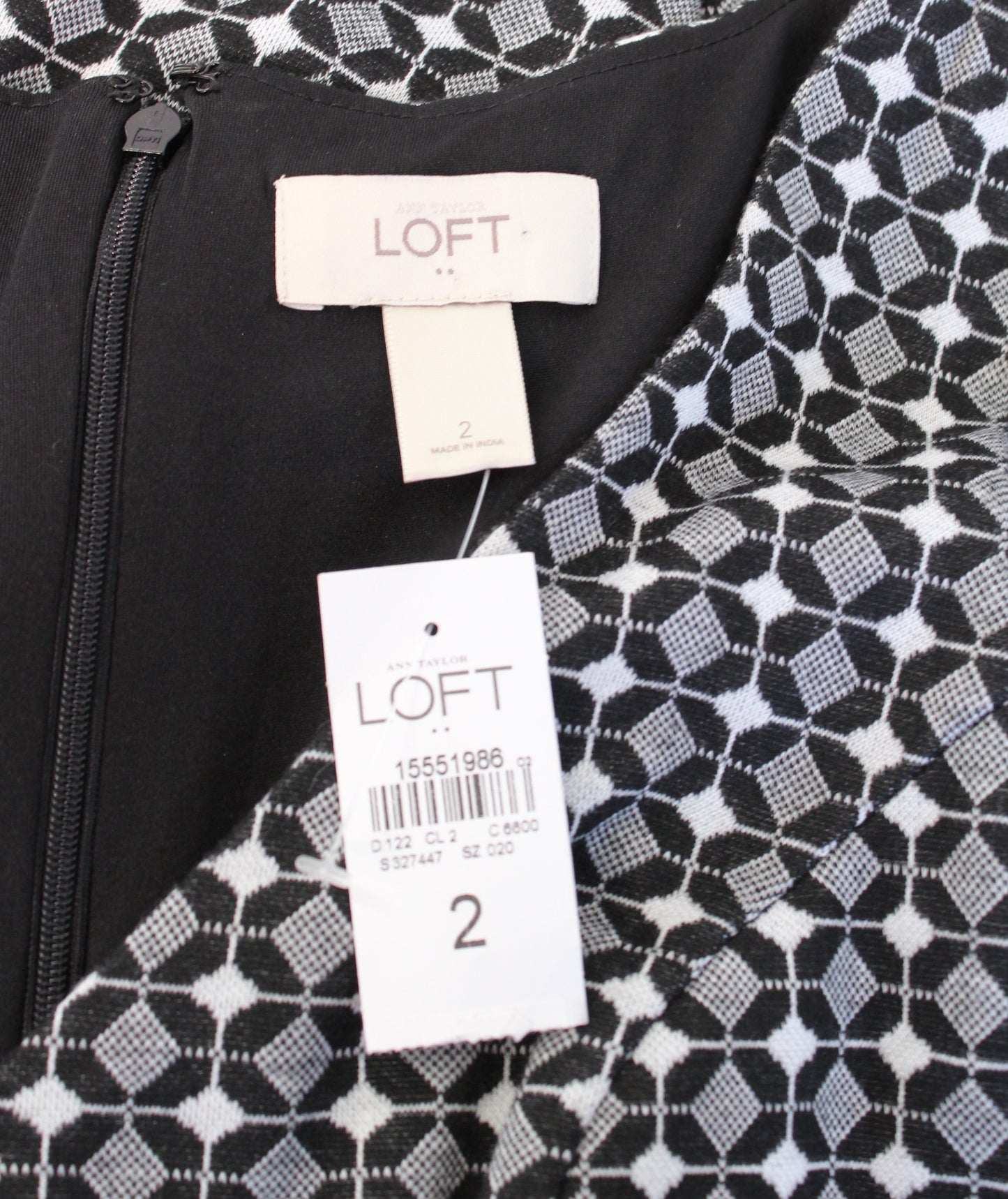 NWT Ann Taylor Loft Geometric V Neck Fit and Flare Dress size 2 Black White Gray