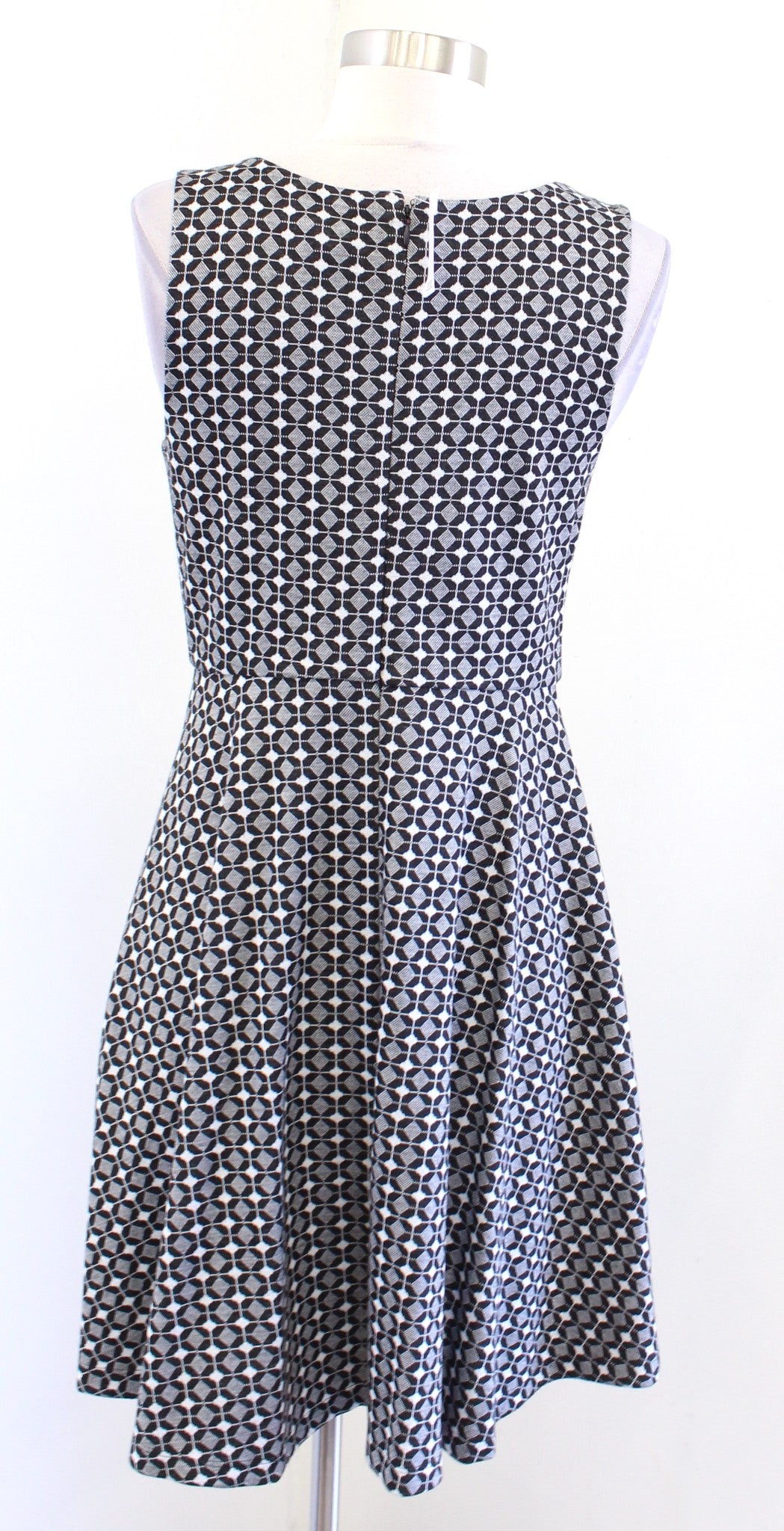 NWT Ann Taylor Loft Geometric V Neck Fit and Flare Dress size 2 Black White Gray