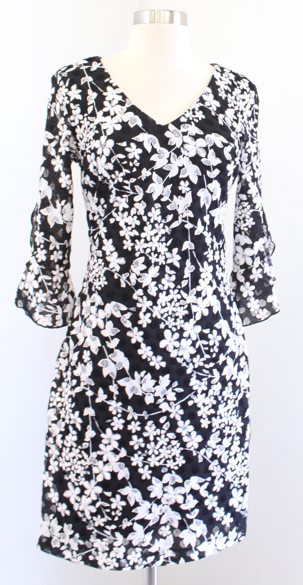 Karl Lagerfeld Black White Peach Floral Lace Ruffle Sleeve V Neck Dress Size 0
