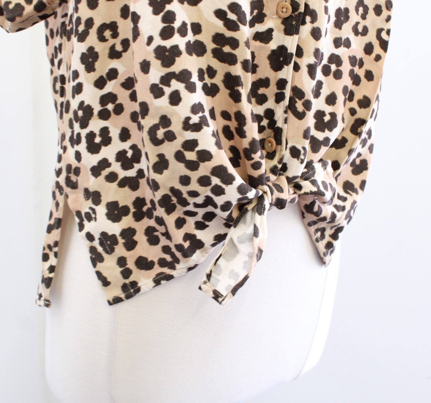 Cloth and Stone Anthropologie Cheetah Print Tie Front Top Blouse S Short Sleeve