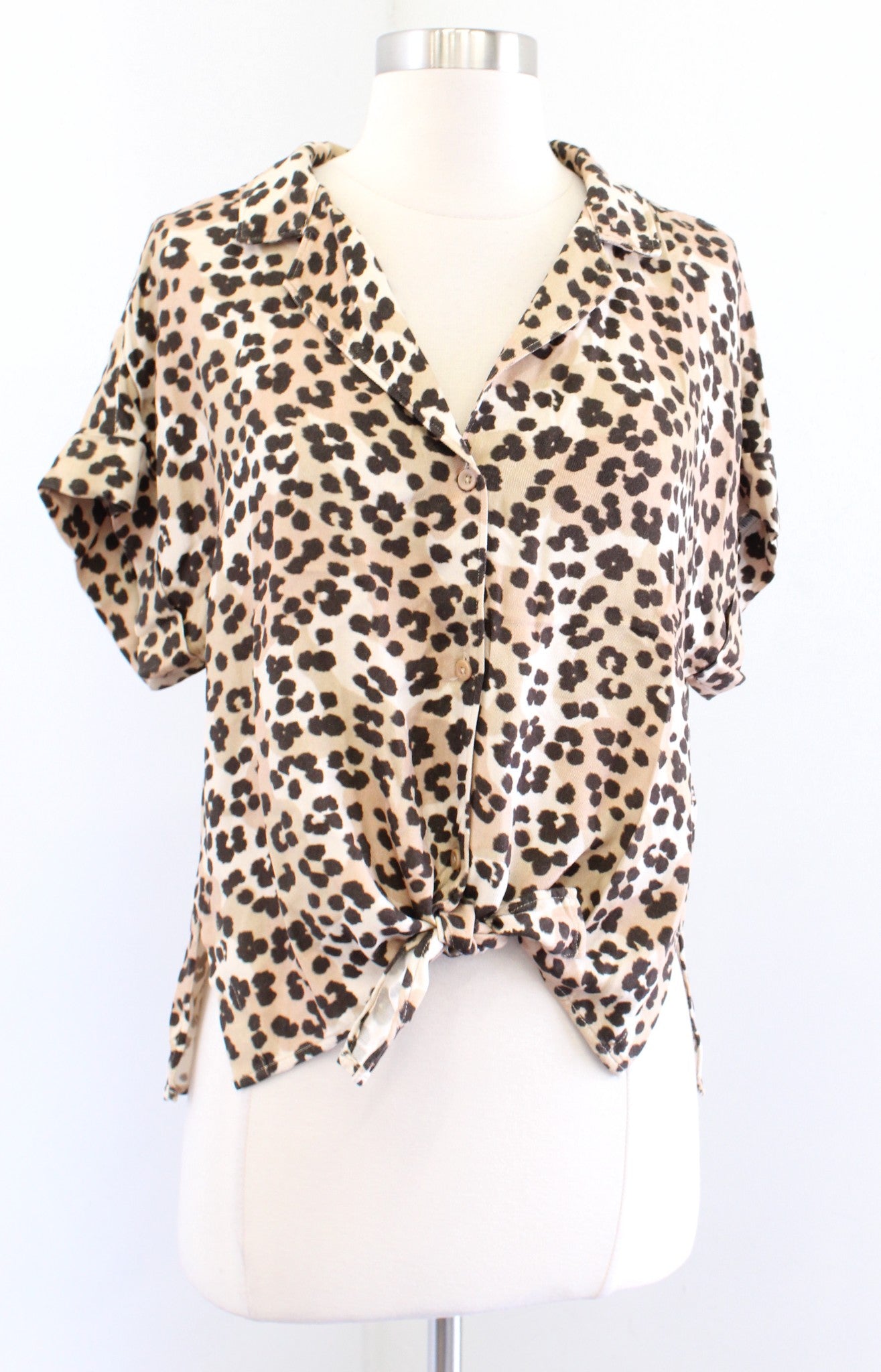 Cloth and Stone Anthropologie Cheetah Print Tie Front Top Blouse S Short Sleeve