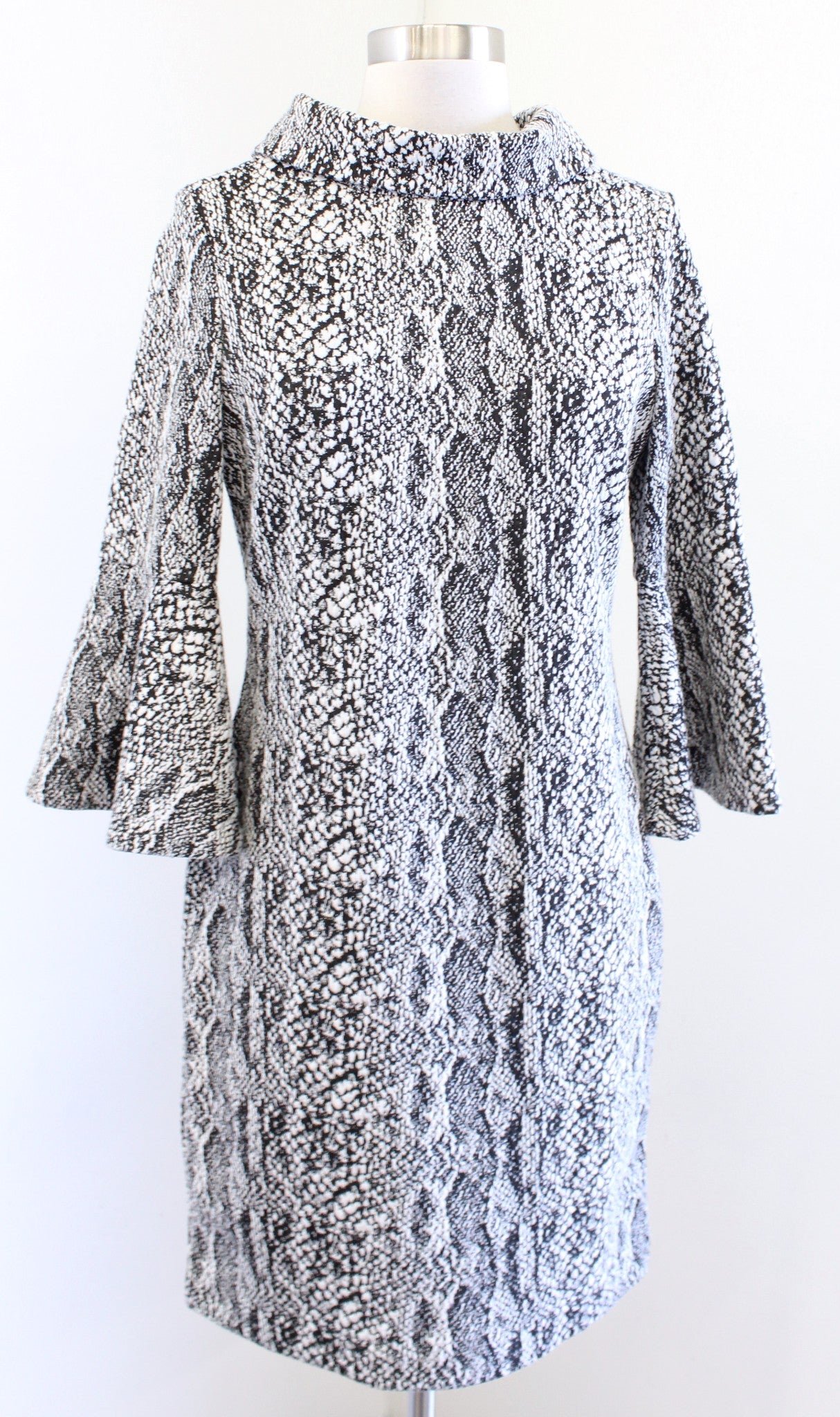 NWT $142 Tyler Boe Black White Textured Snakeskin Print Bell Sleeve Dress Size S