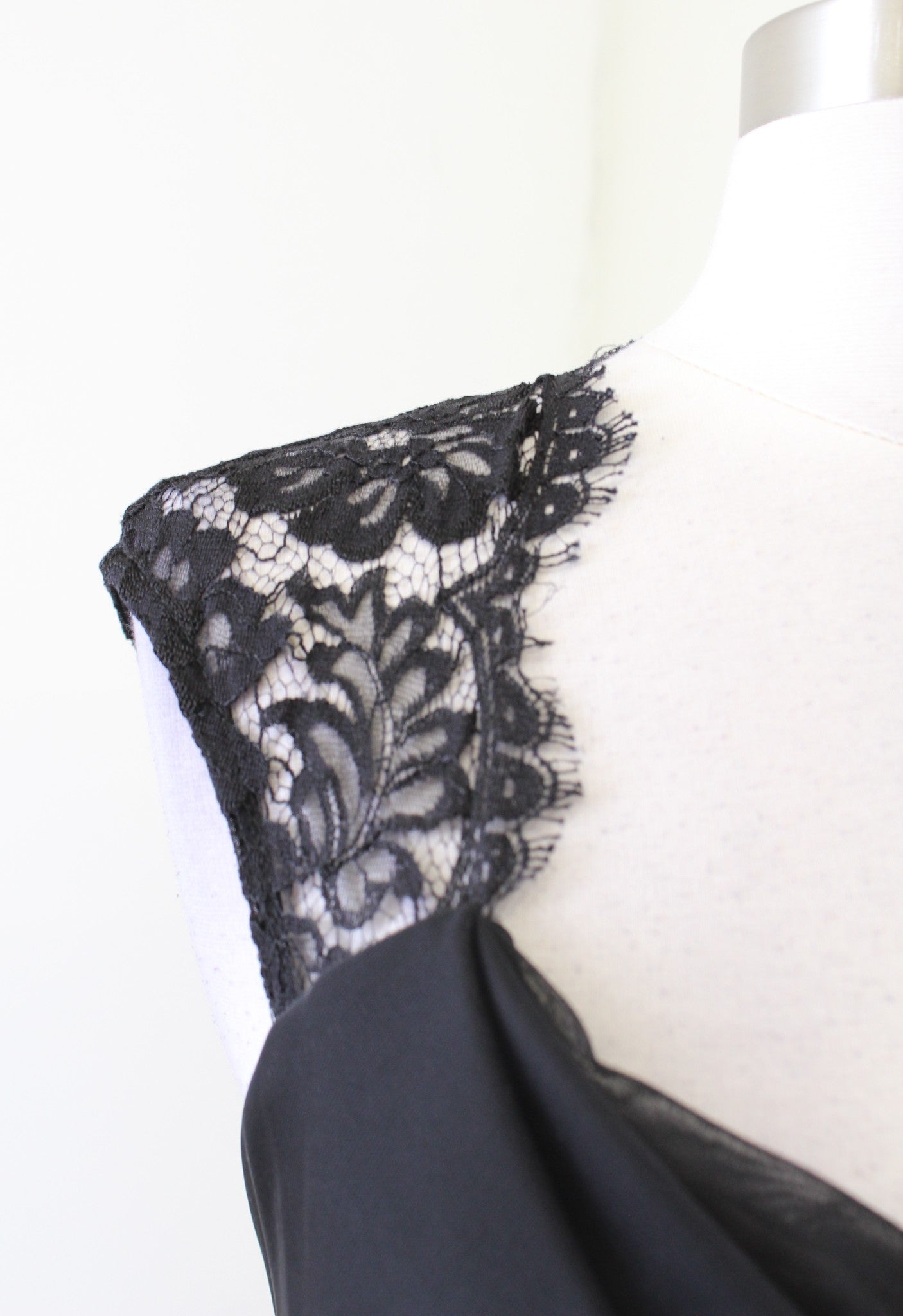 Cache Black Mesh Lace Trim Ruched Ruffle Sheath Dress Size 6 Cocktail Party d