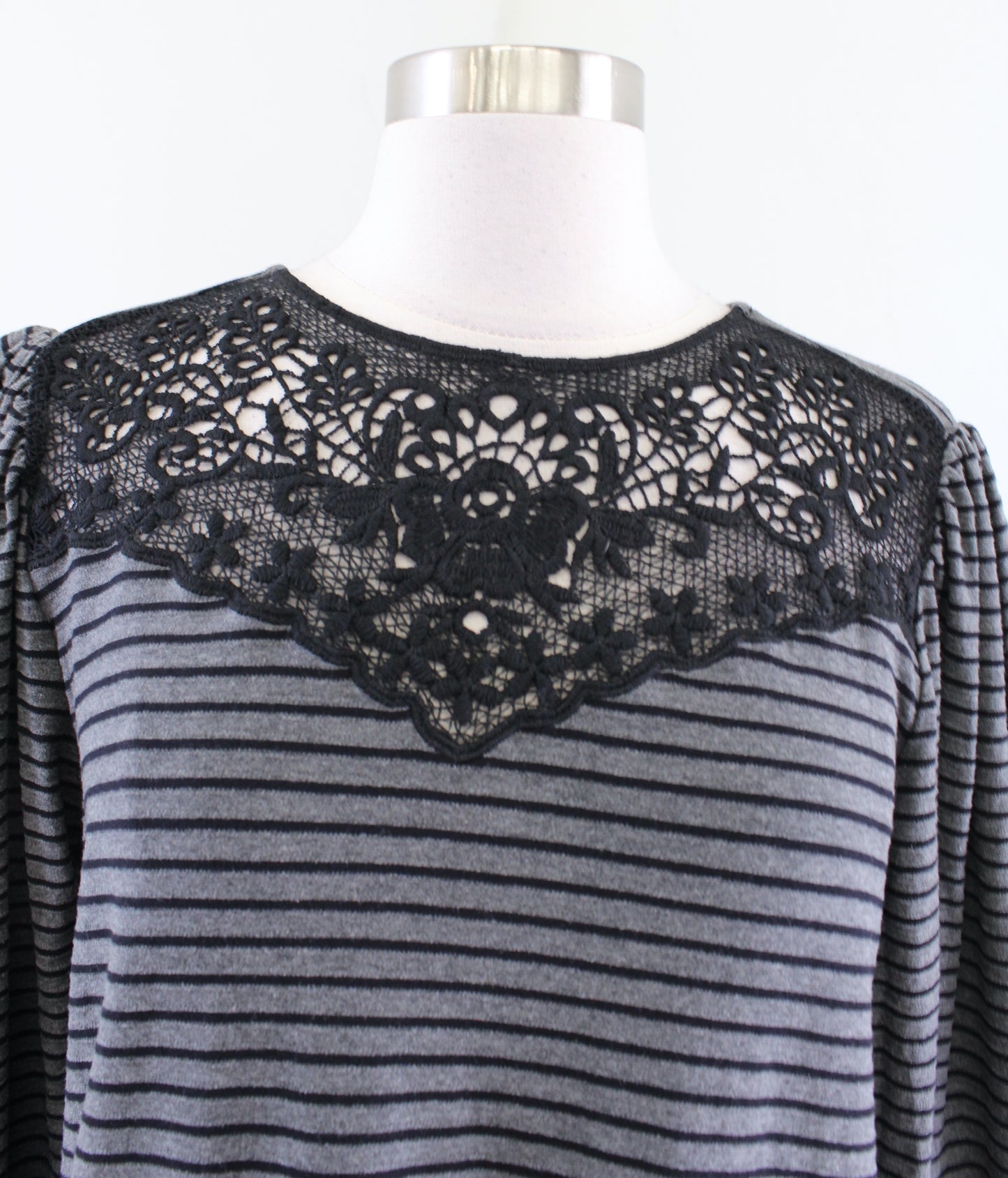 NWT Ann Taylor Loft Gray Black Striped Cutout Lace Neckline Shift Dress Size S
