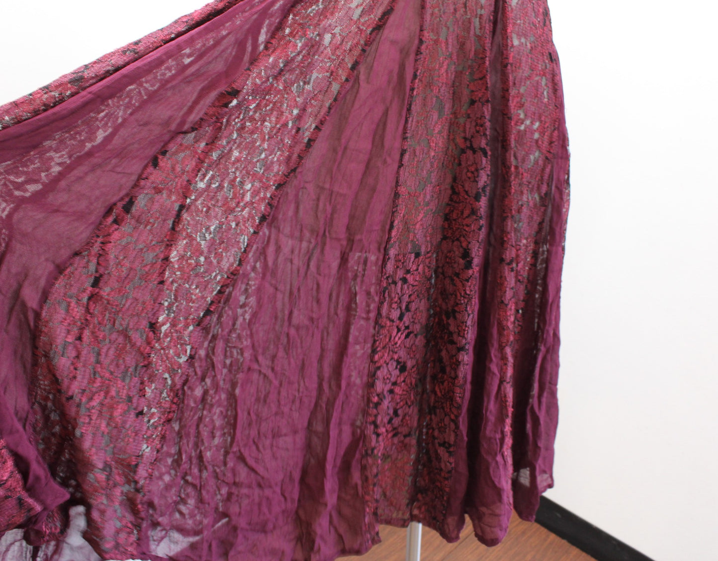 Vtg 90s Starina Burgundy Wine Sheer Lace Pleated V Neck Midi Dress Size M Boho