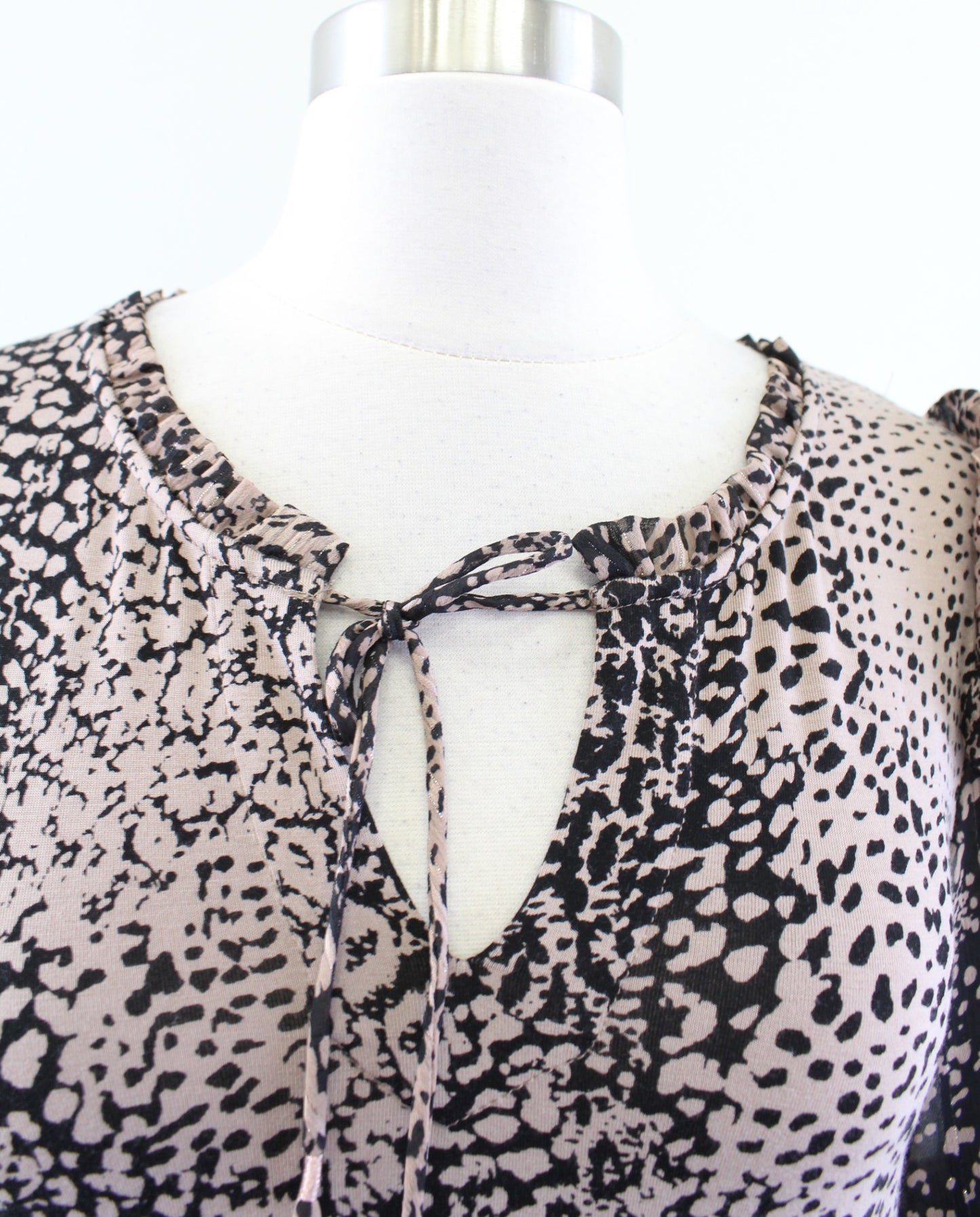 Maeve Anthropologie Jacquin Leopard Print Ruffle Tie Neck Peasant Top Blouse XS