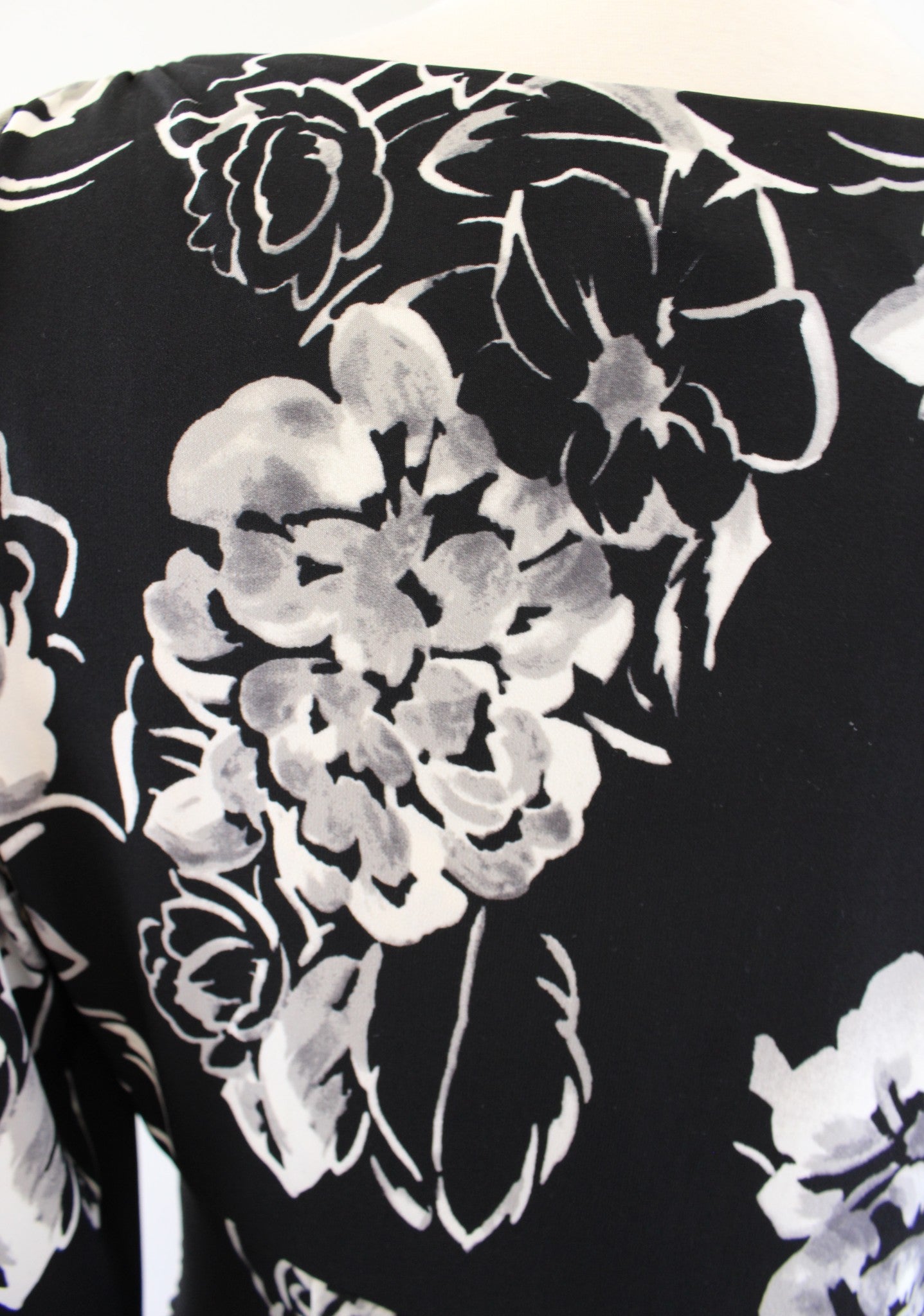 Lauren Ralph Lauren Black White Gray Floral V Neck Ruched Wiggle Dress Size 8