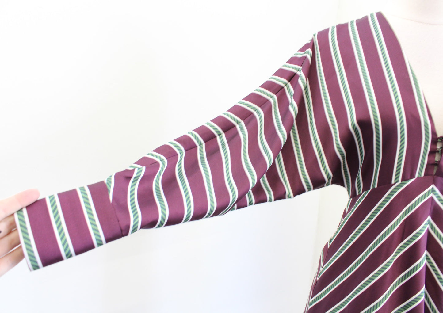 Alexis Tena Burgundy Green Striped Plunge V Neck Long Sleeve Mini Dress Size XS