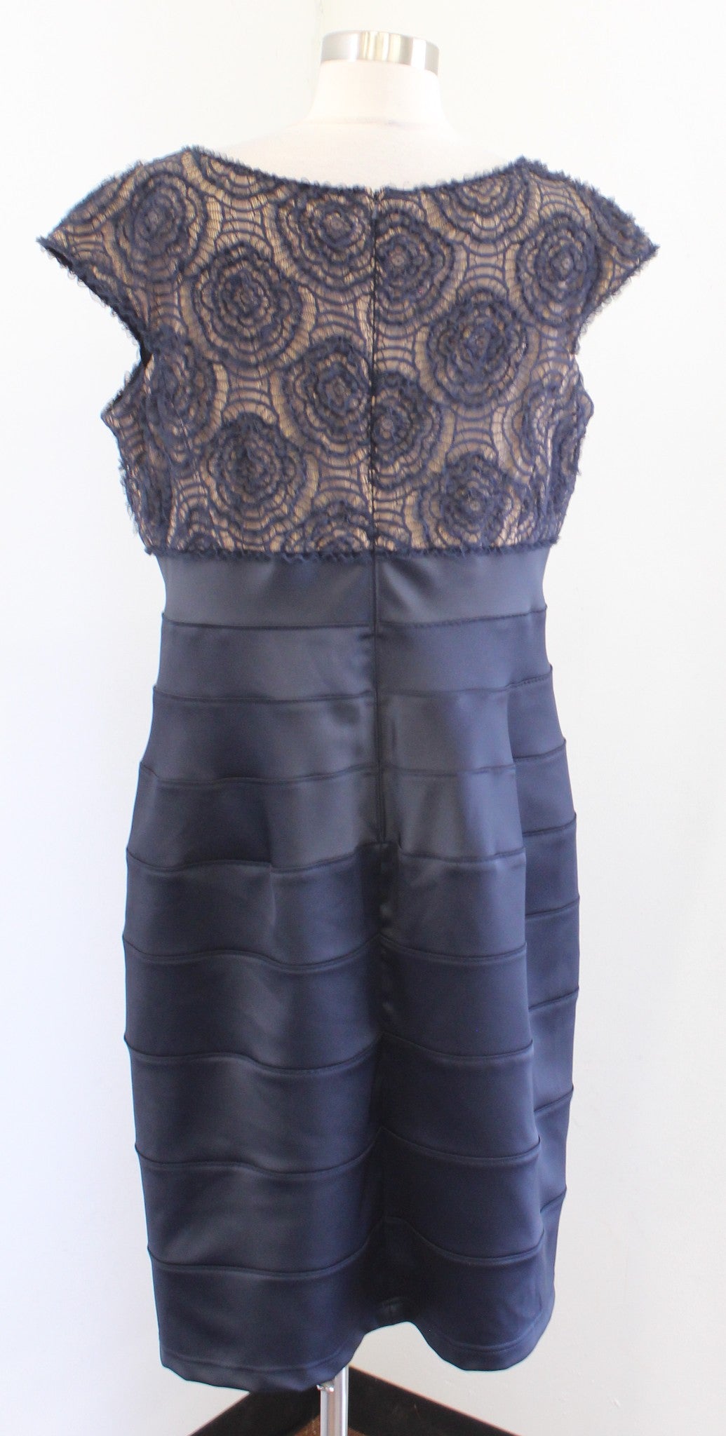 T by Tadashi Shoji Navy Blue Satin Bandage Lace Sheath Dress Size 16 Cocktail