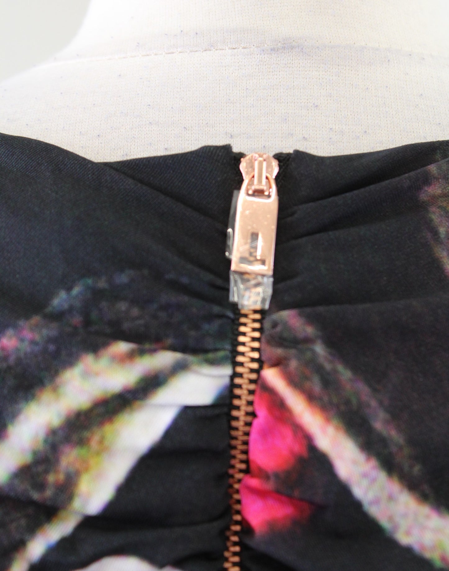 NWT Ted Baker Talala Graphic Floral Print Twist Ruched Jersey Sheath Dress Sz 5