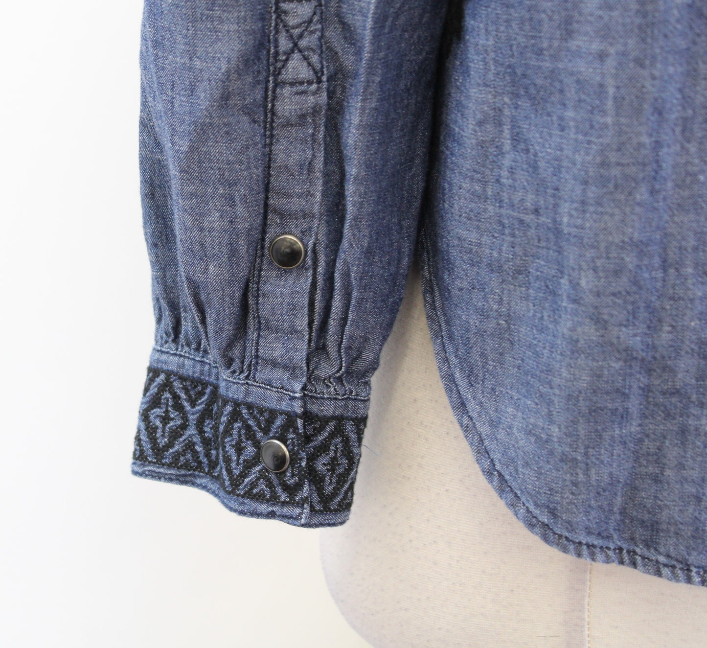 Sundance Catalog Lennon Demin Chambray Floral Embroidered Blouse Shirt PXS XSP Long sleeve