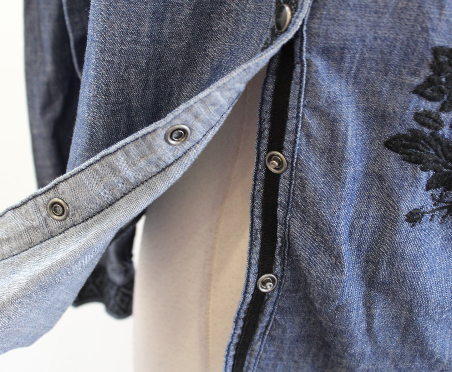 Sundance Catalog Lennon Demin Chambray Floral Embroidered Blouse Shirt PXS XSP Long sleeve