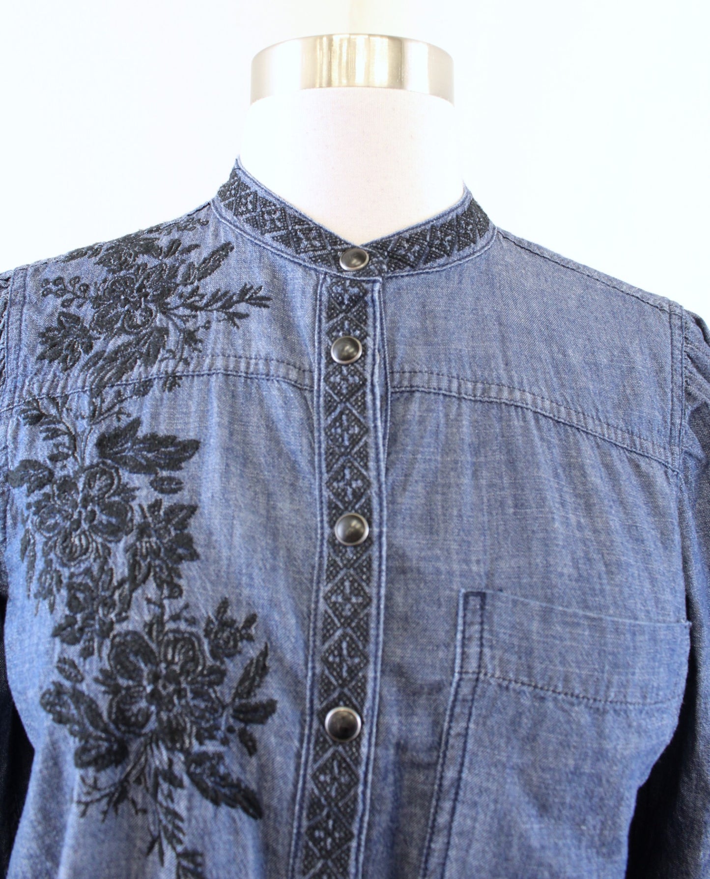 Sundance Catalog Lennon Demin Chambray Floral Embroidered Blouse Shirt PXS XSP Long sleeve