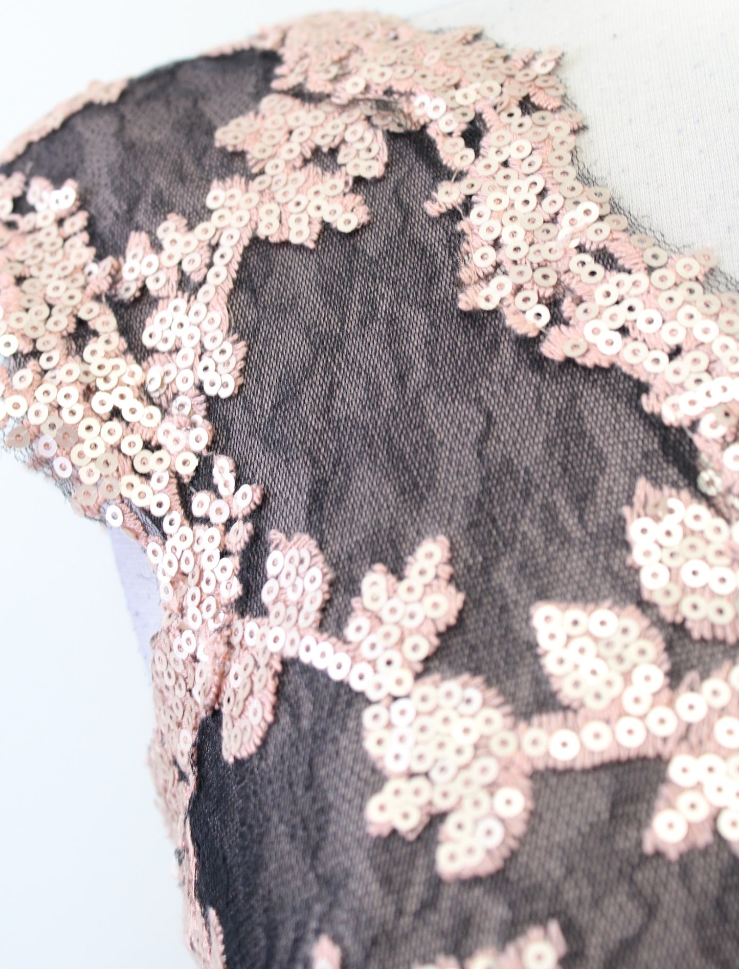 NWT Tadashi Shoji Dusty Pink Paillette Embroidered Lace V Neck Cocktail Dress 2P