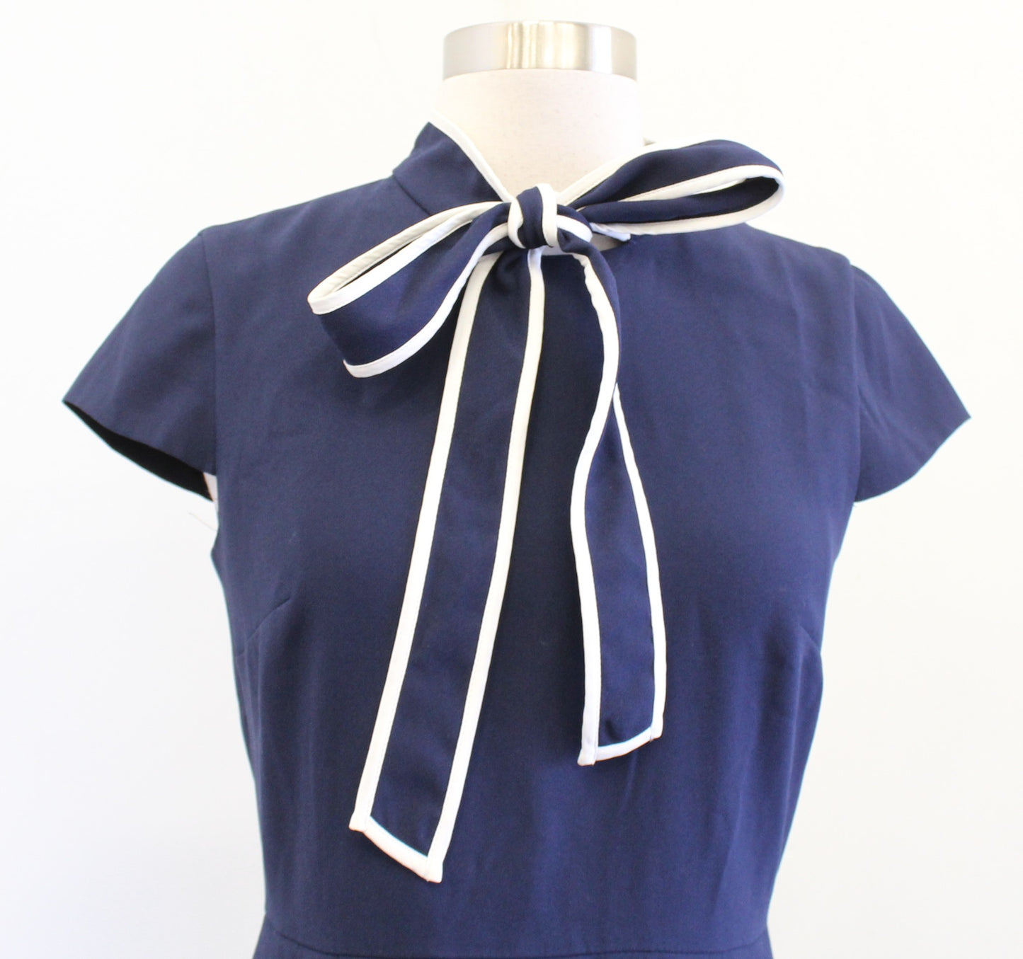 J Crew Navy Blue White Tipped Bow Tie Neck Dress in 365 Crepe Size 0 A Line