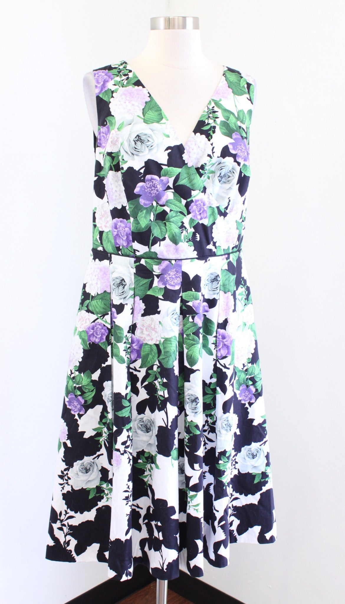 Talbots x Oprah Floral Hydrangea Fit and Flare Dress Size 8 Black Purple Green
