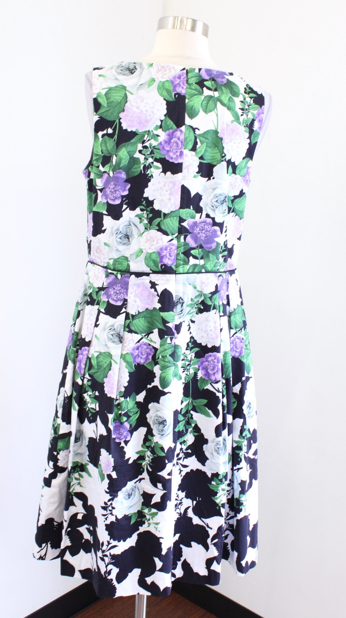 Talbots x Oprah Floral Hydrangea Fit and Flare Dress Size 8 Black Purple Green