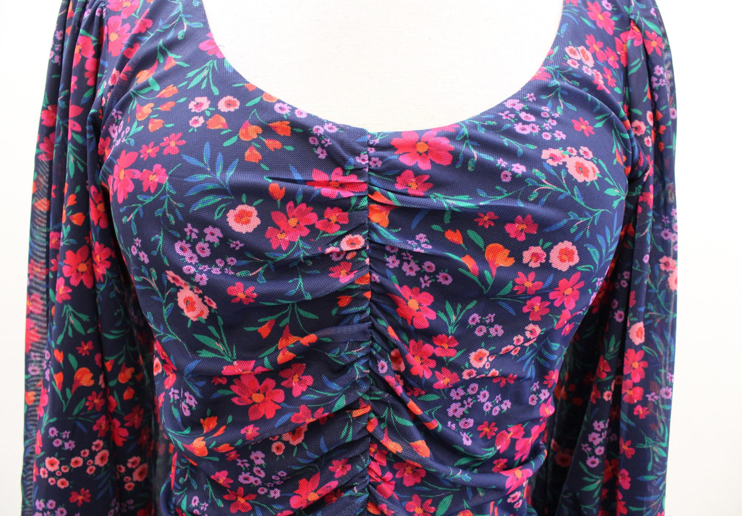 Draper James Shelby Navy Blue Floral Scoop Neck Ruched Mesh Top Blouse Size S
