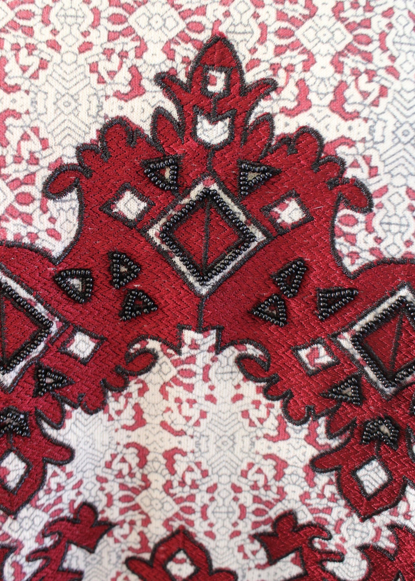 Sundance Catalog Red Off White Geometric Embroidered Beaded Sweatshirt Top Sz XL