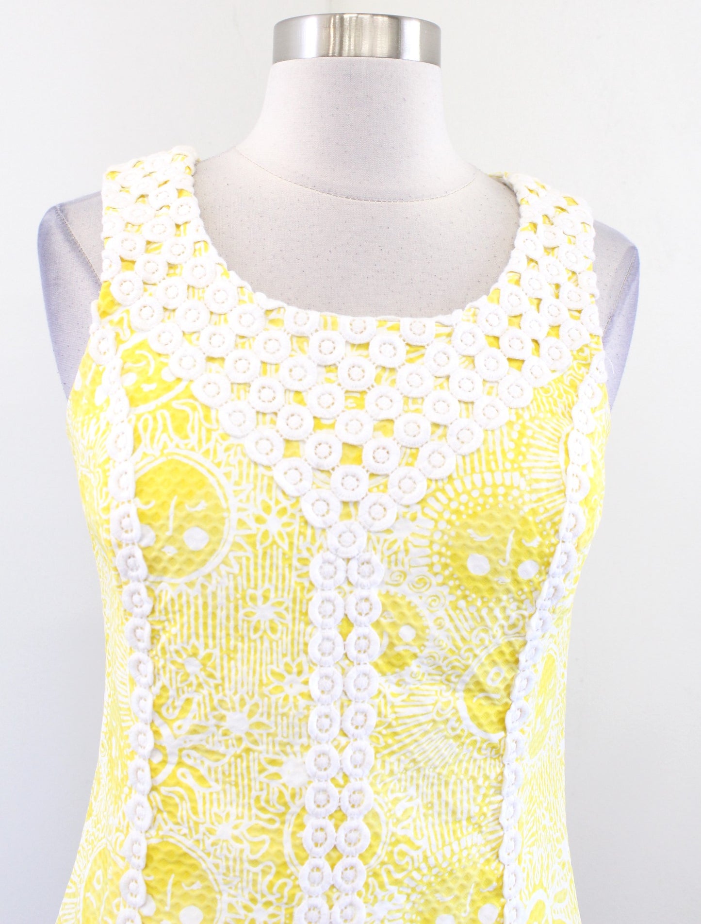 Lilly Pulitzer Yellow White Macfarlane Sun Print Lace Trim Dress Size 2 Mini