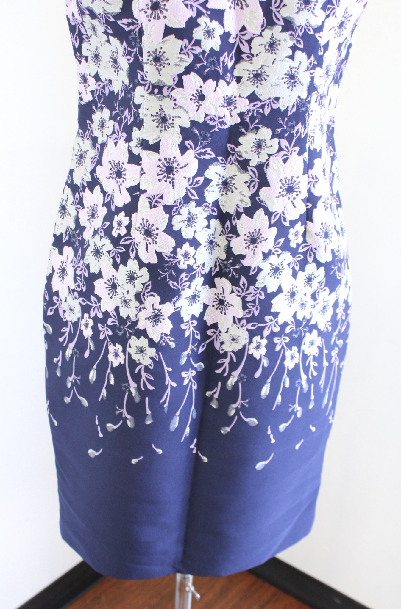 Talbots Navy Blue Lilac Falling Floral Print Sheath Dress Size 6P Cocktail