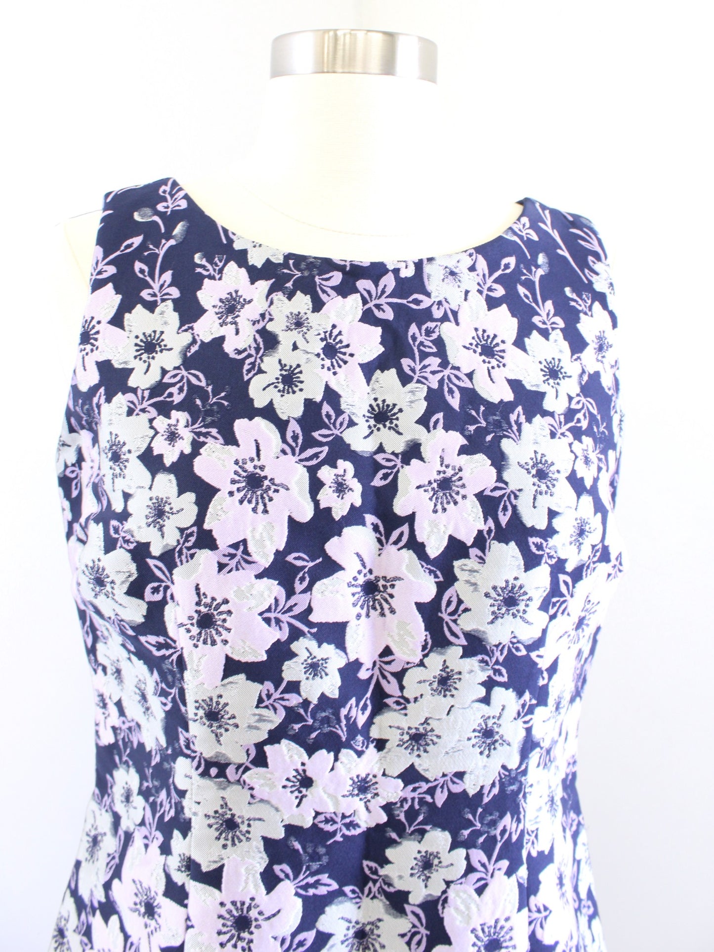 Talbots Navy Blue Lilac Falling Floral Print Sheath Dress Size 6P Cocktail
