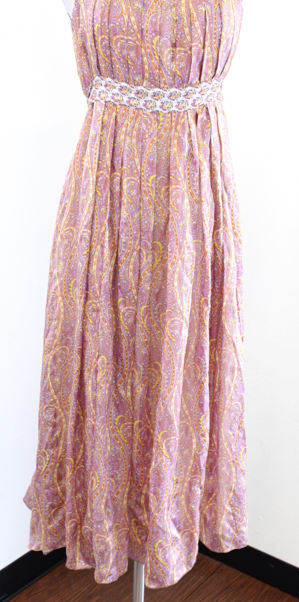 Anna Sui Metallic Paisley Print Tie Waist Midi Maxi Dress Size 6 Pleated Boho