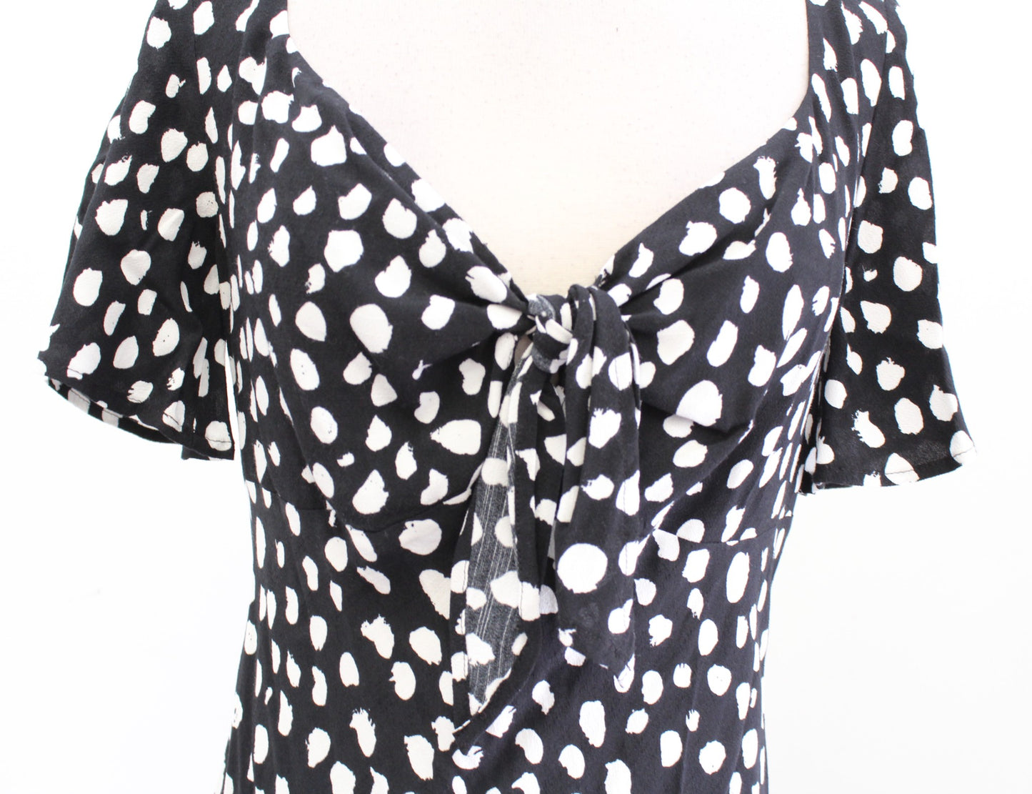 NWT Ann Taylor Loft Black White Spotted Tie V Neck Short Sleeve Dress Size PS SP