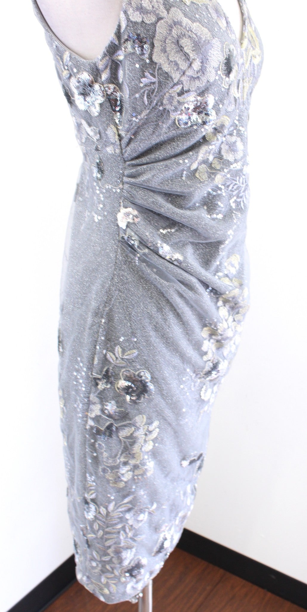David Meister Gray Silver Gold Floral Embroidered Sequin Cocktail Dress Size 2