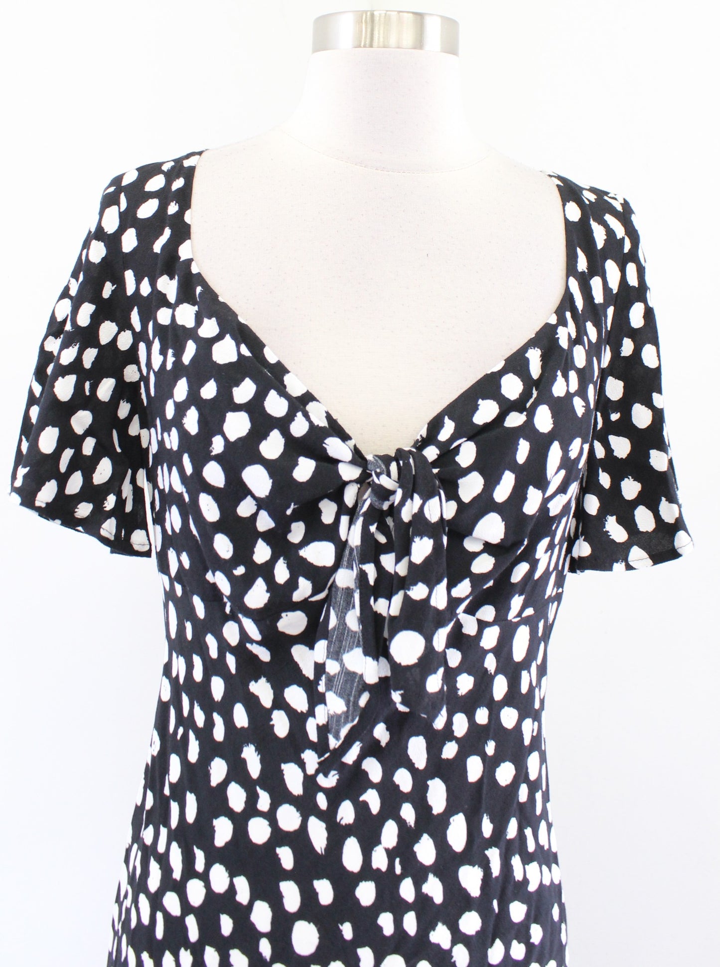 NWT Ann Taylor Loft Black White Spotted Tie V Neck Short Sleeve Dress Size PS SP