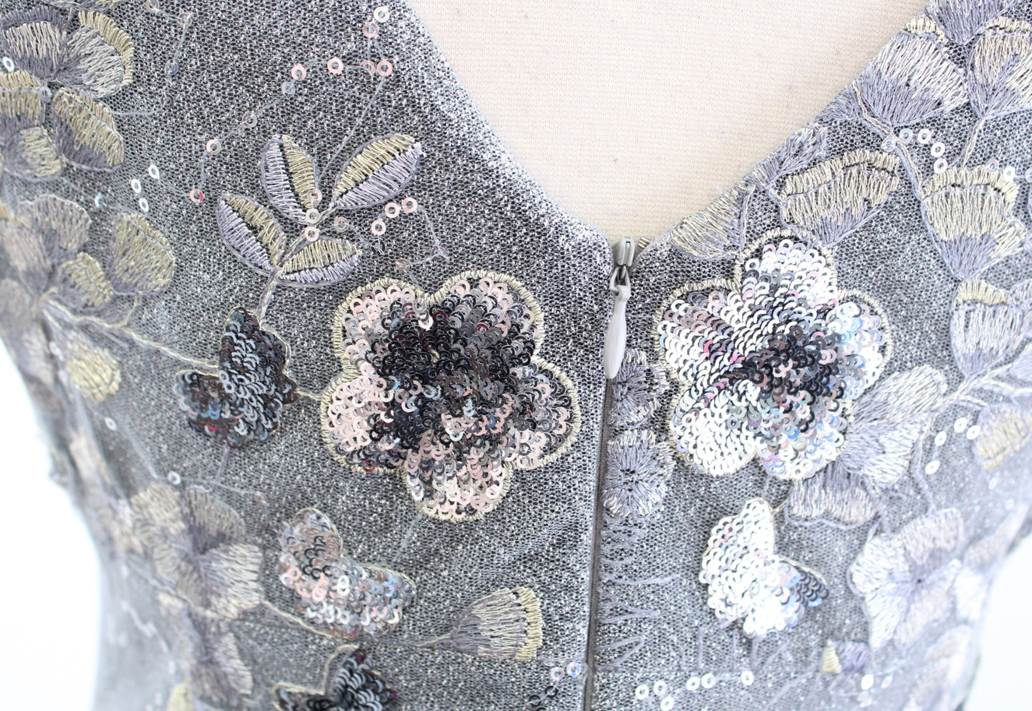 David Meister Gray Silver Gold Floral Embroidered Sequin Cocktail Dress Size 2