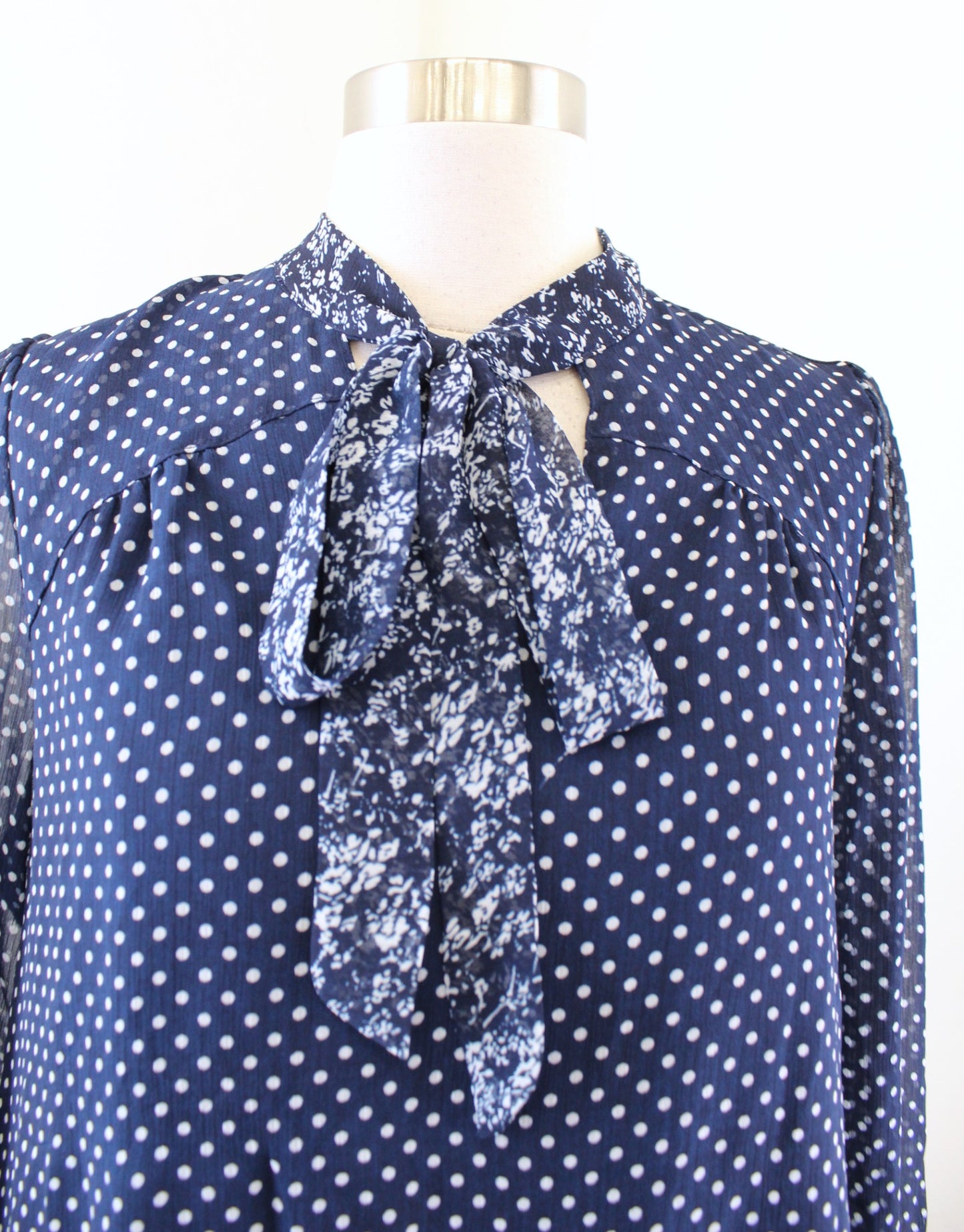 11 1 Tylho Anthropologie Isla Chiffon Polka Dot Tie Neck Shift Dress Size S Navy