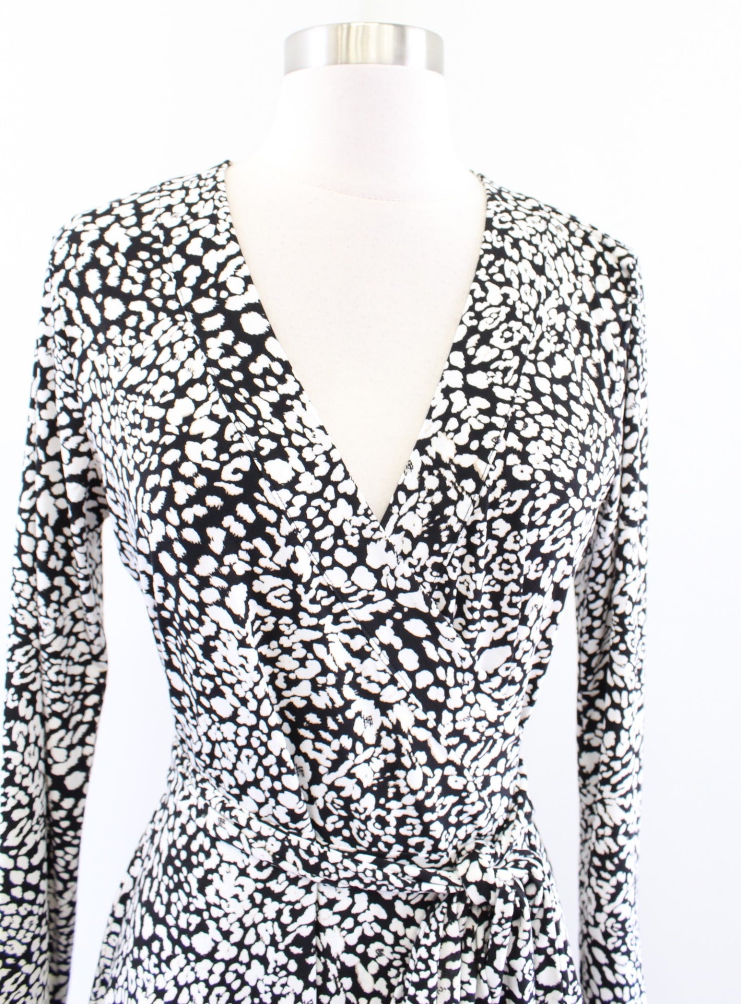 NWT Banana Republic Black White Tan Leopard Print Jersey Wrap Dress Size PM MP