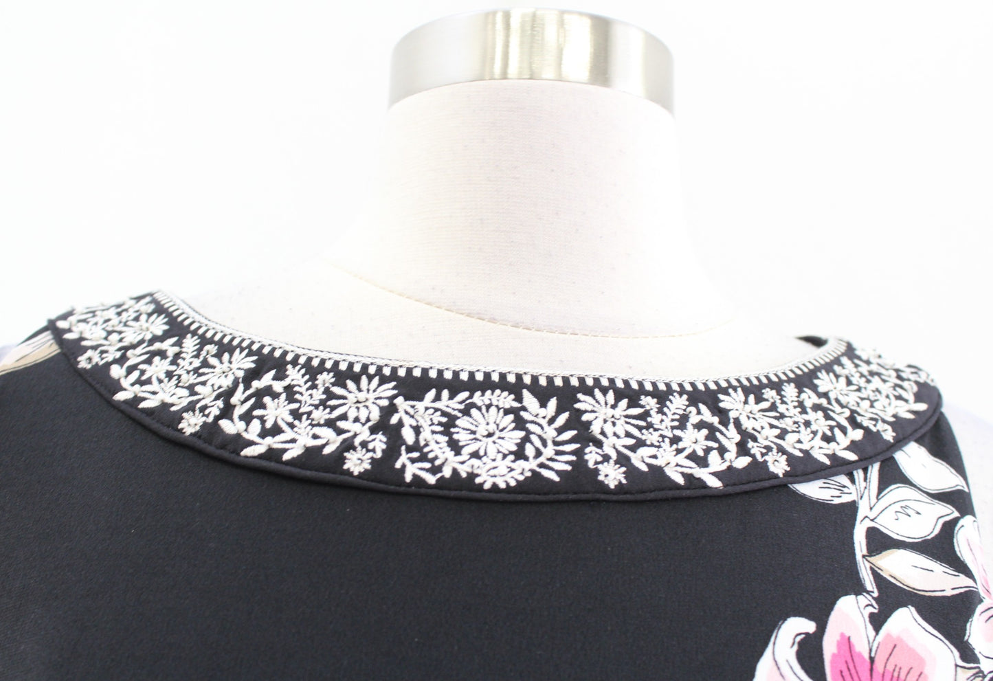 White House Black Market Floral Embroidered Neck Flounce Hem Shift Dress Size S