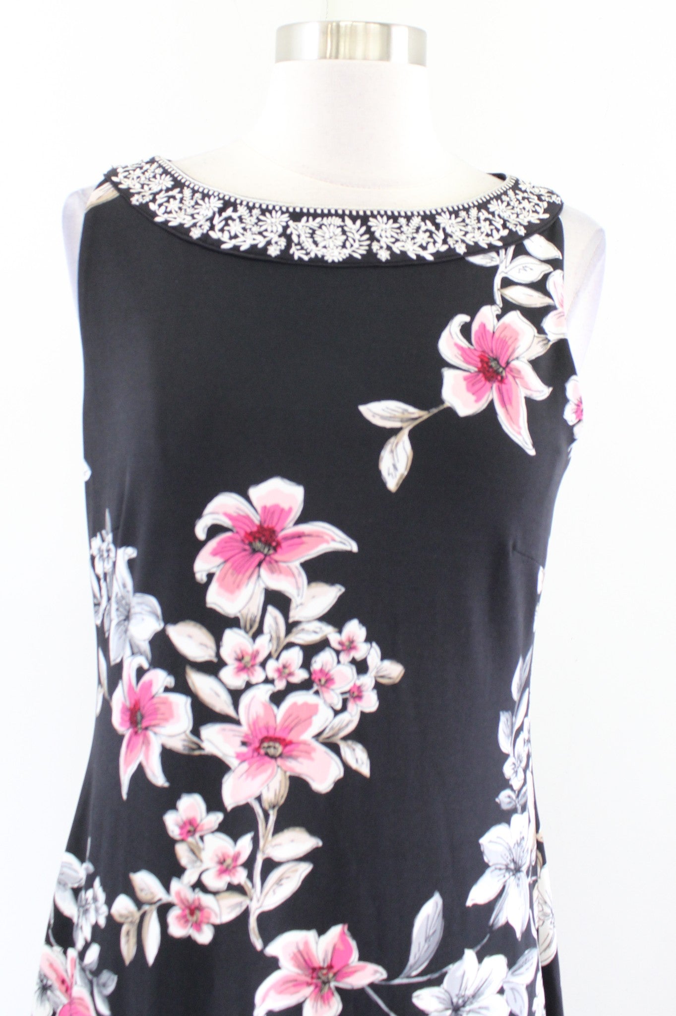 White House Black Market Floral Embroidered Neck Flounce Hem Shift Dress Size S