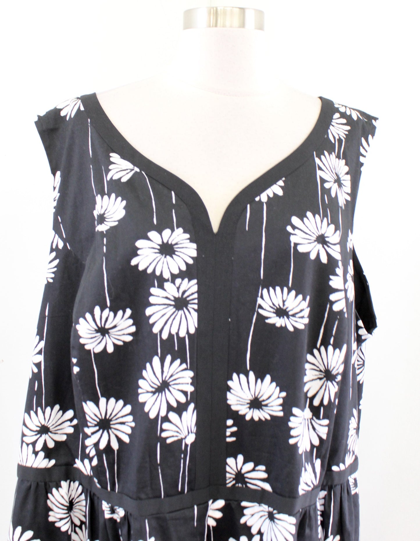Talbots Black White Daisy Floral Print Sleeveless Flare A Line Dress Size 24W