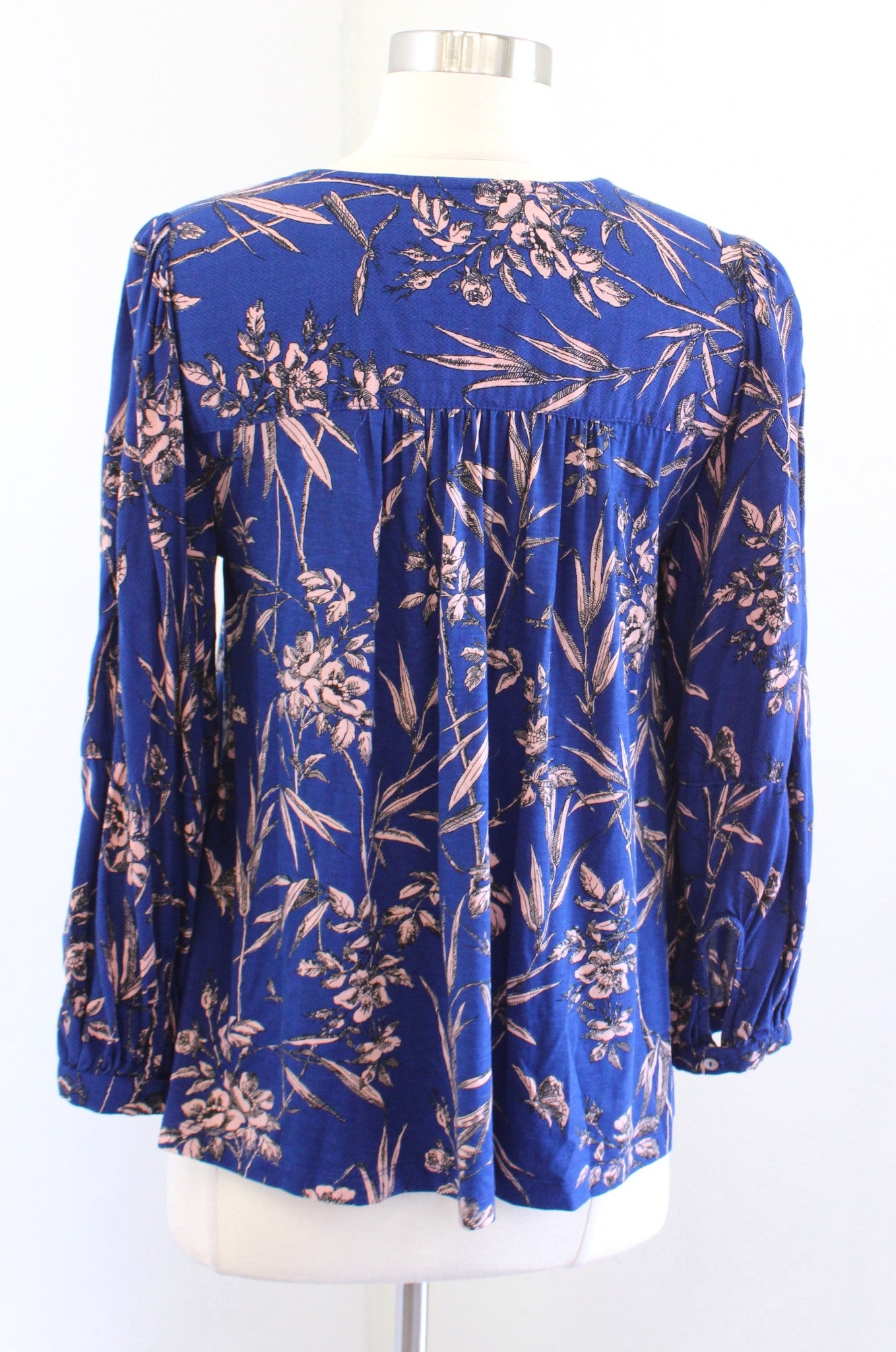 by Anthropologie Blue Floral Print Embroidered Yoke Knit Top Blouse Size S