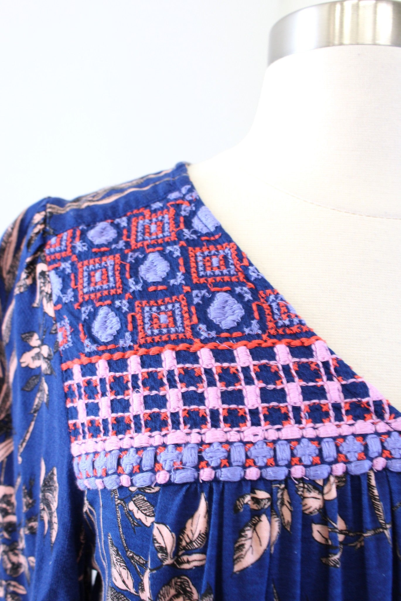 by Anthropologie Blue Floral Print Embroidered Yoke Knit Top Blouse Size S