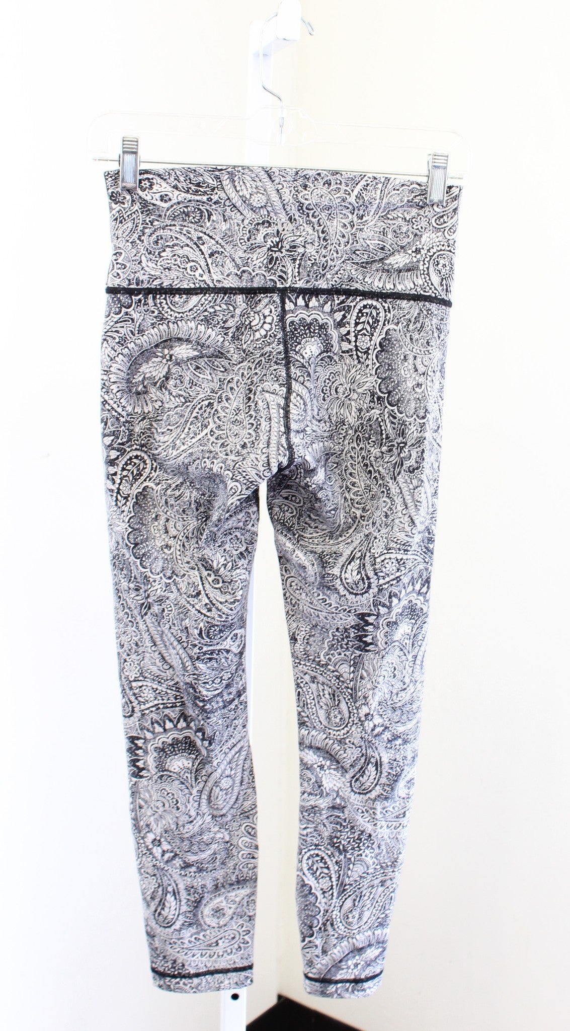 Lululemon High Times Black White Paisley Print 7/8 Pant Leggings Size 6
