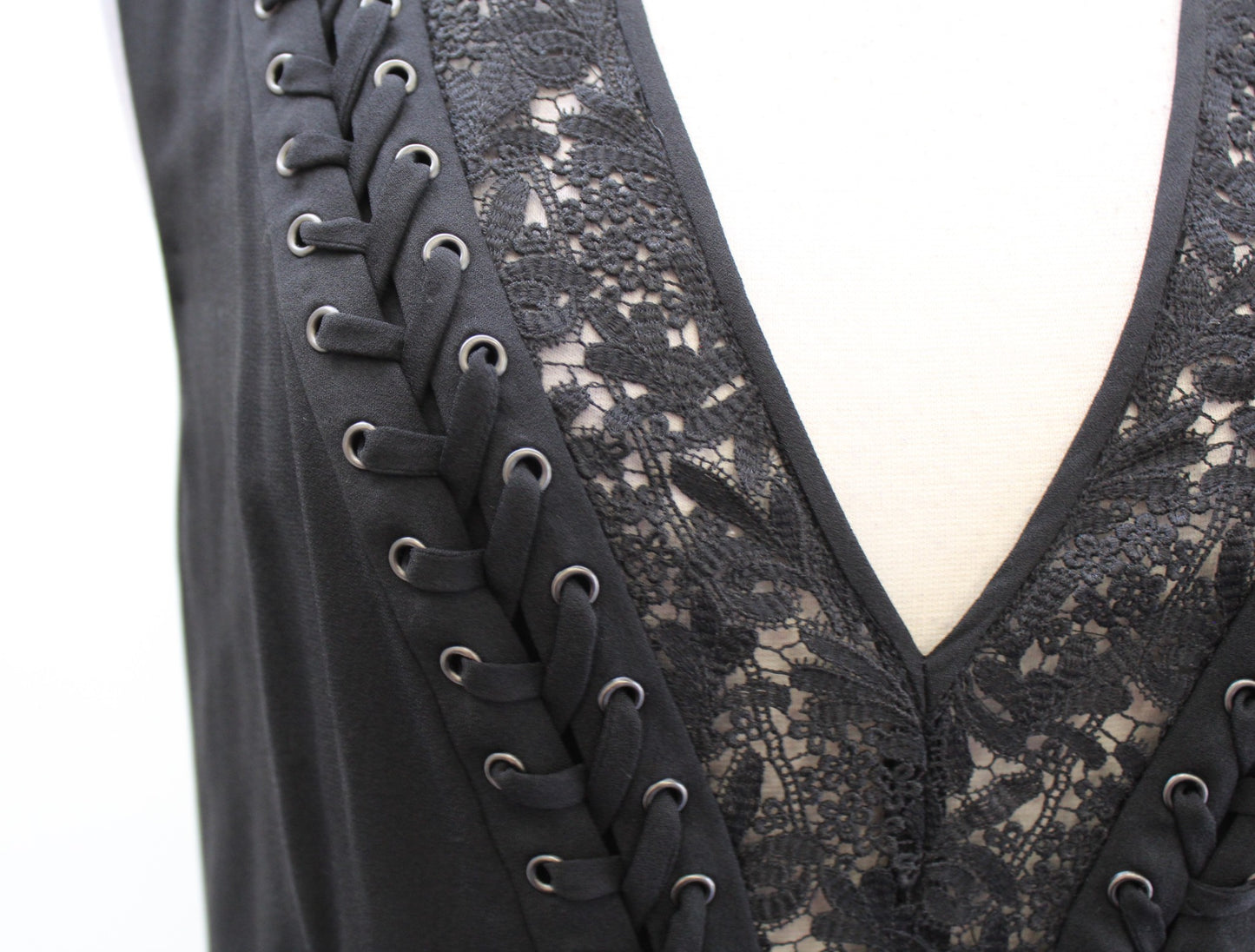ALC A.L.C. Black Lace Up Grommet Plunge V Neck Silk Araya Midi Dress Size 2