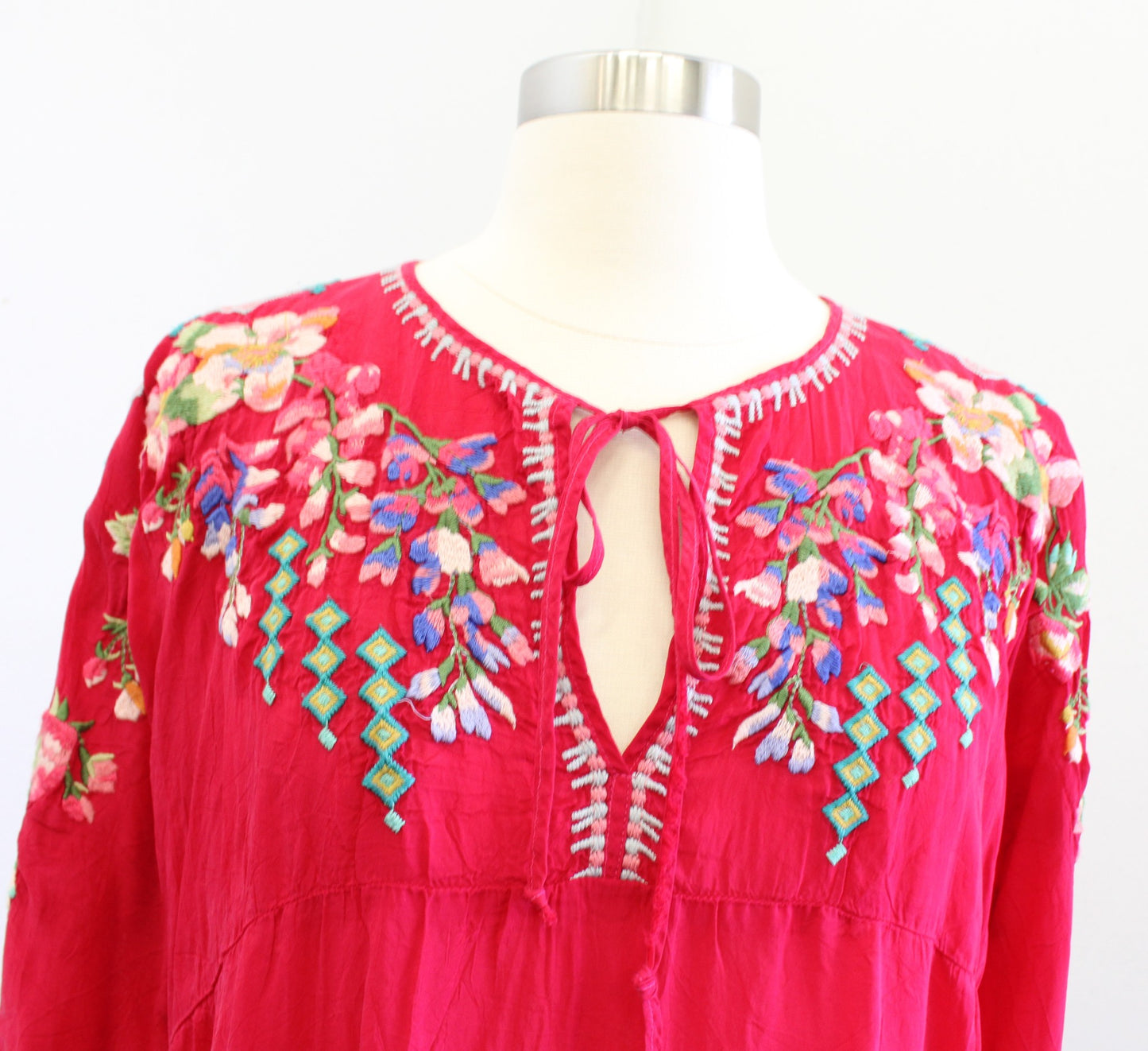 Johnny Was Red Floral Embroidered Tie Yoke Neck Tunic Top Blouse Sz S Geometric