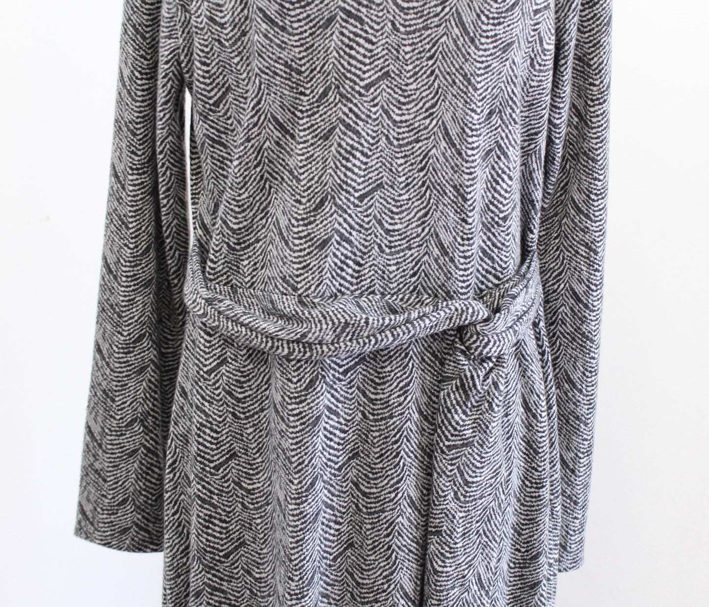 NWT White House Black Market Gray V Neck Cozy Knit Twist Midi Dress Size L