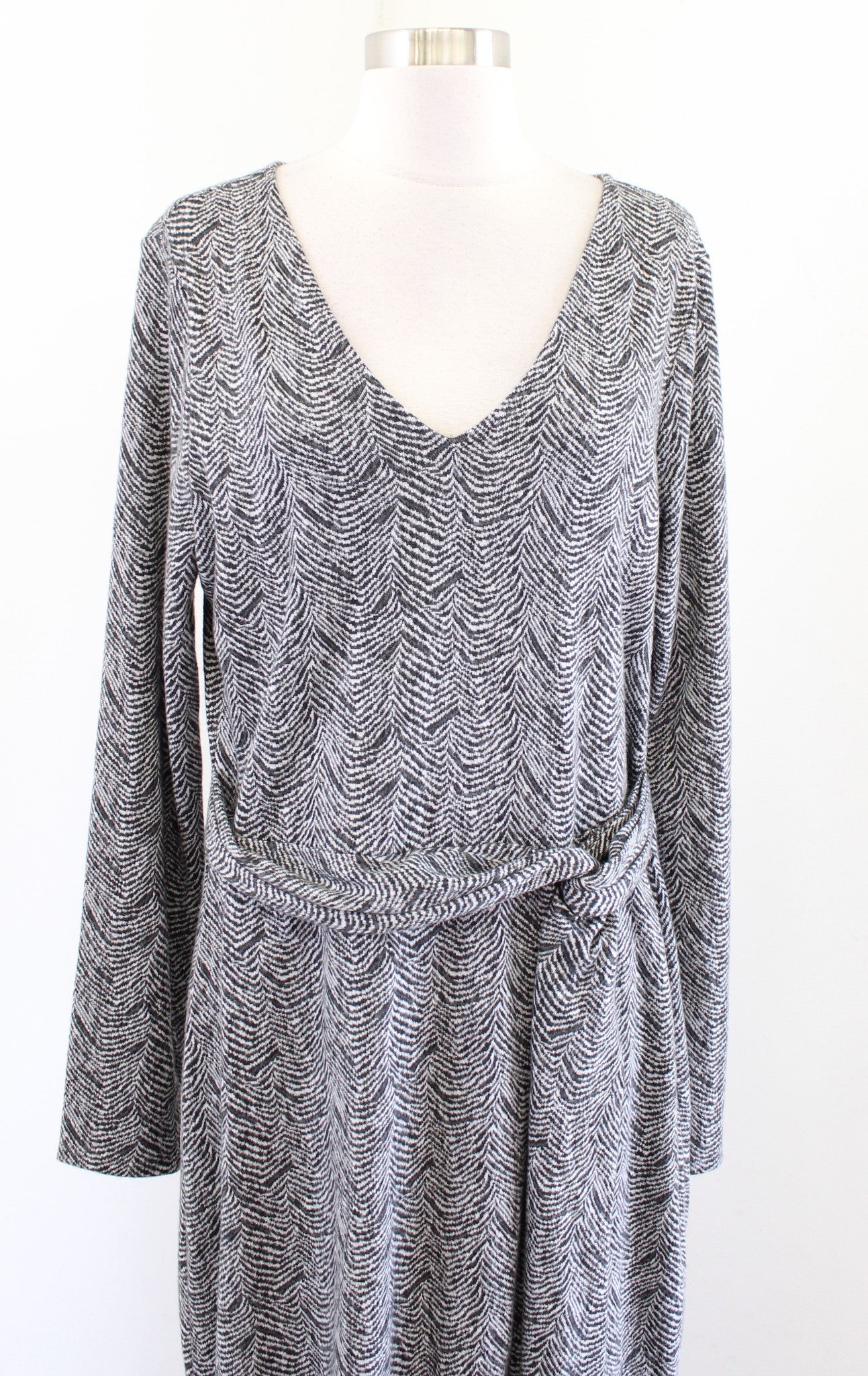 NWT White House Black Market Gray V Neck Cozy Knit Twist Midi Dress Size L