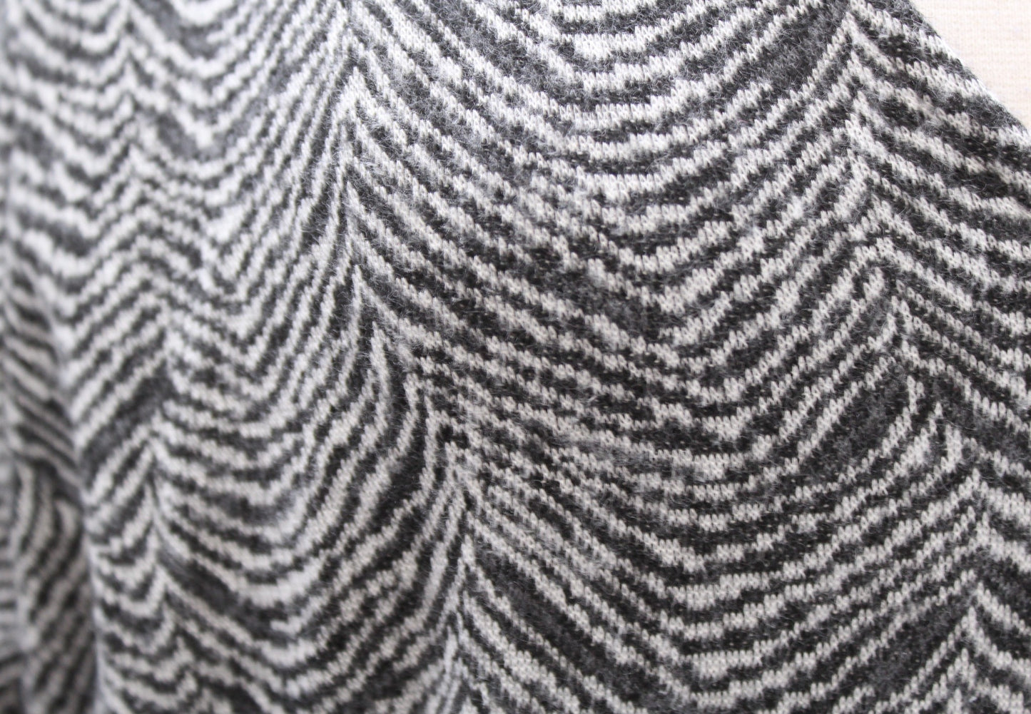 NWT White House Black Market Gray V Neck Cozy Knit Twist Midi Dress Size L