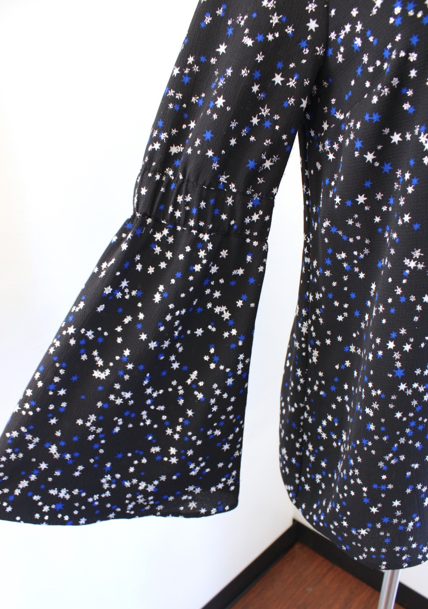 NWT Michael Kors Black Blue Silver Shimmer Star Print Bell Sleeve Top Blouse S Long Sleeve