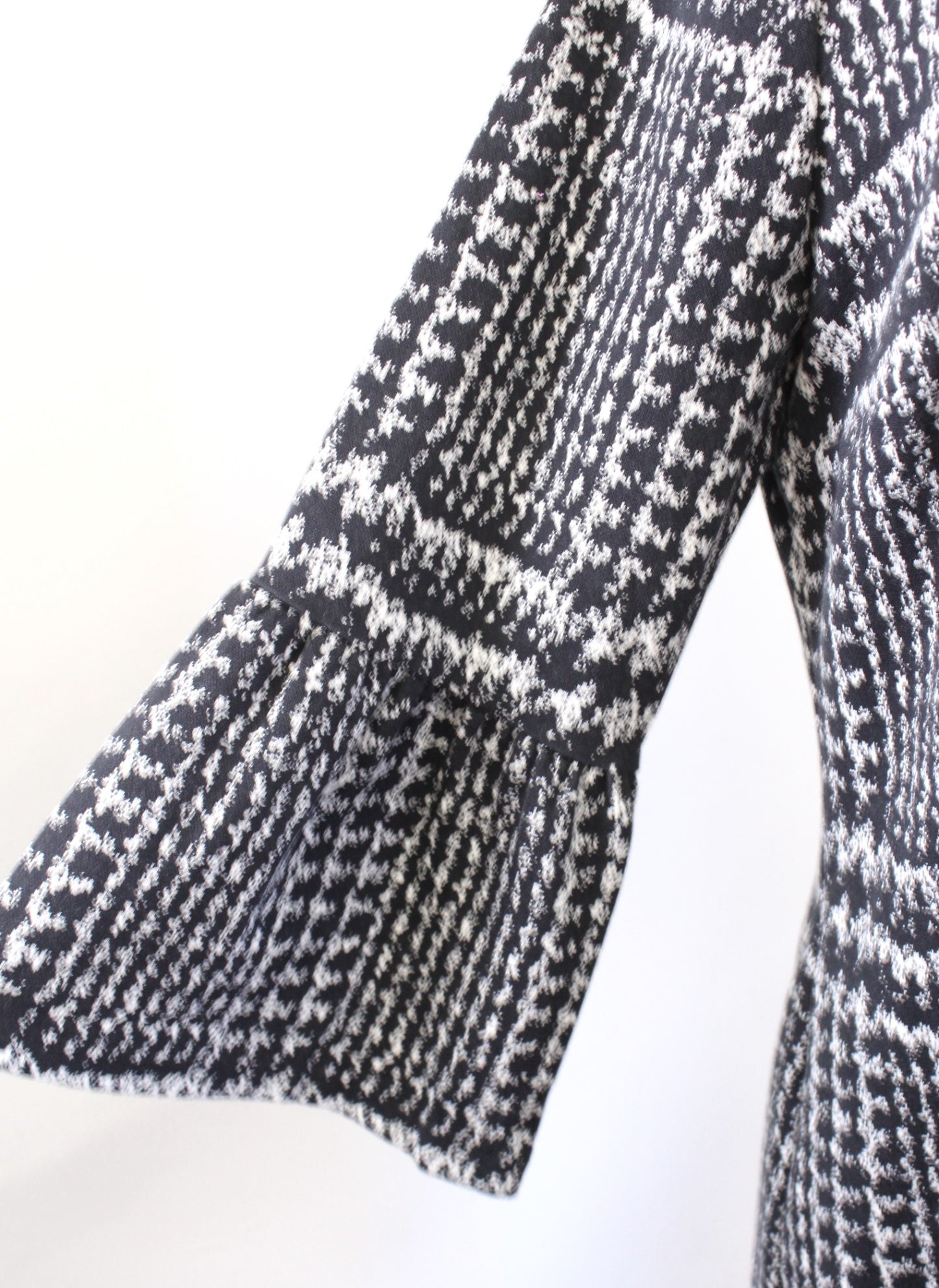 NWT Talbots Womens Black Gray White Plaid Bell Sleeve Knit Shift Dress Size 16