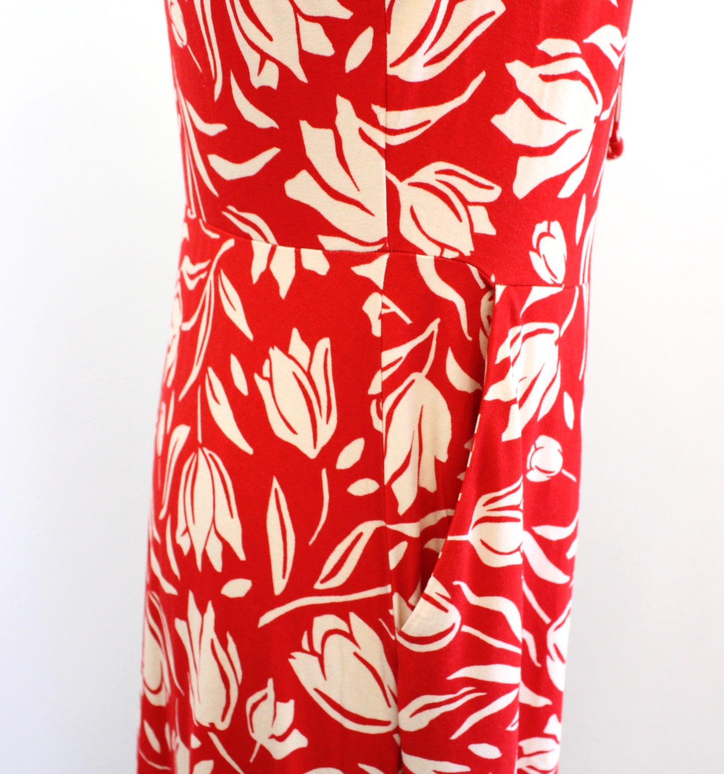 CAbi Red Beige Floral Print Knit Tearoom Midi Maxi Dress Size XS V Neck 6393