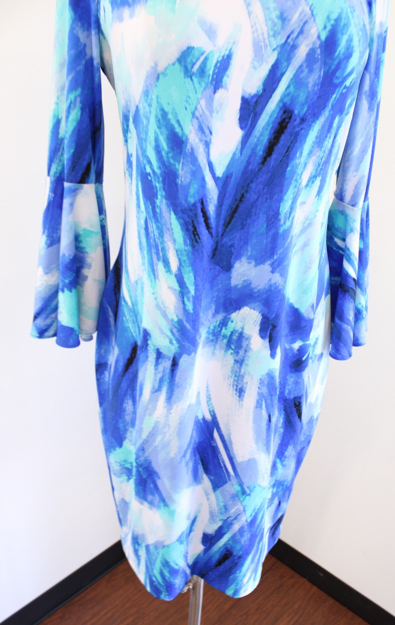 Calvin Klein Blue Watercolor Brush Stroke Jersey Knit Bell Sleeve Dress Size 6