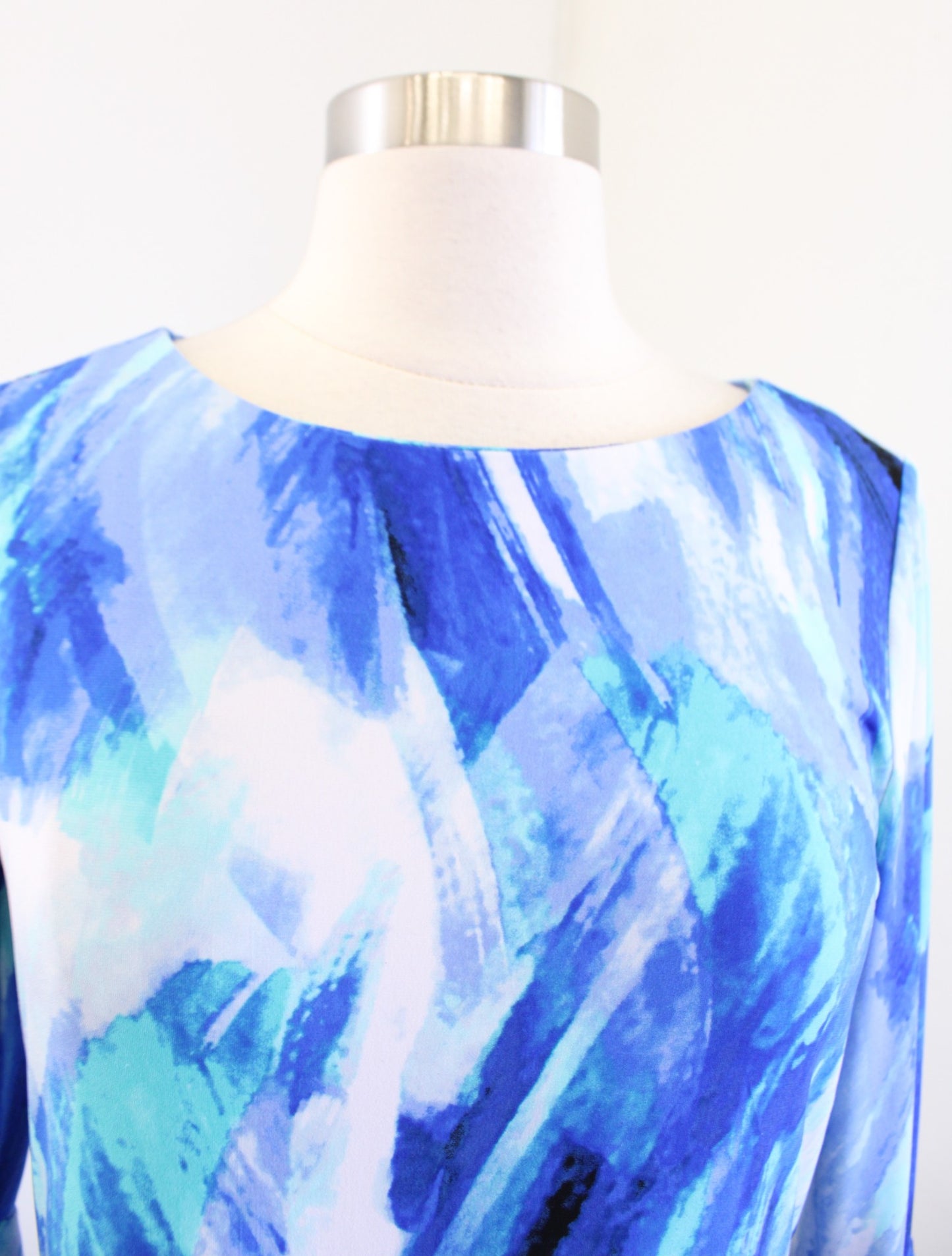Calvin Klein Blue Watercolor Brush Stroke Jersey Knit Bell Sleeve Dress Size 6
