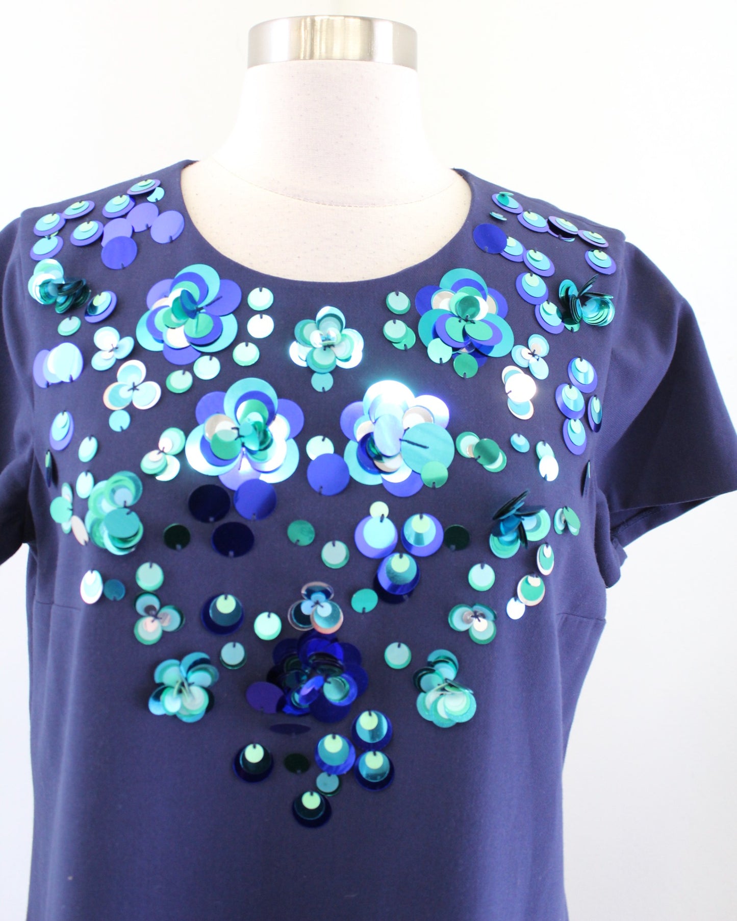 Lilly Pulitzer Havyn Navy Blue 3D Sequin Embellished Shift Dress Size 8